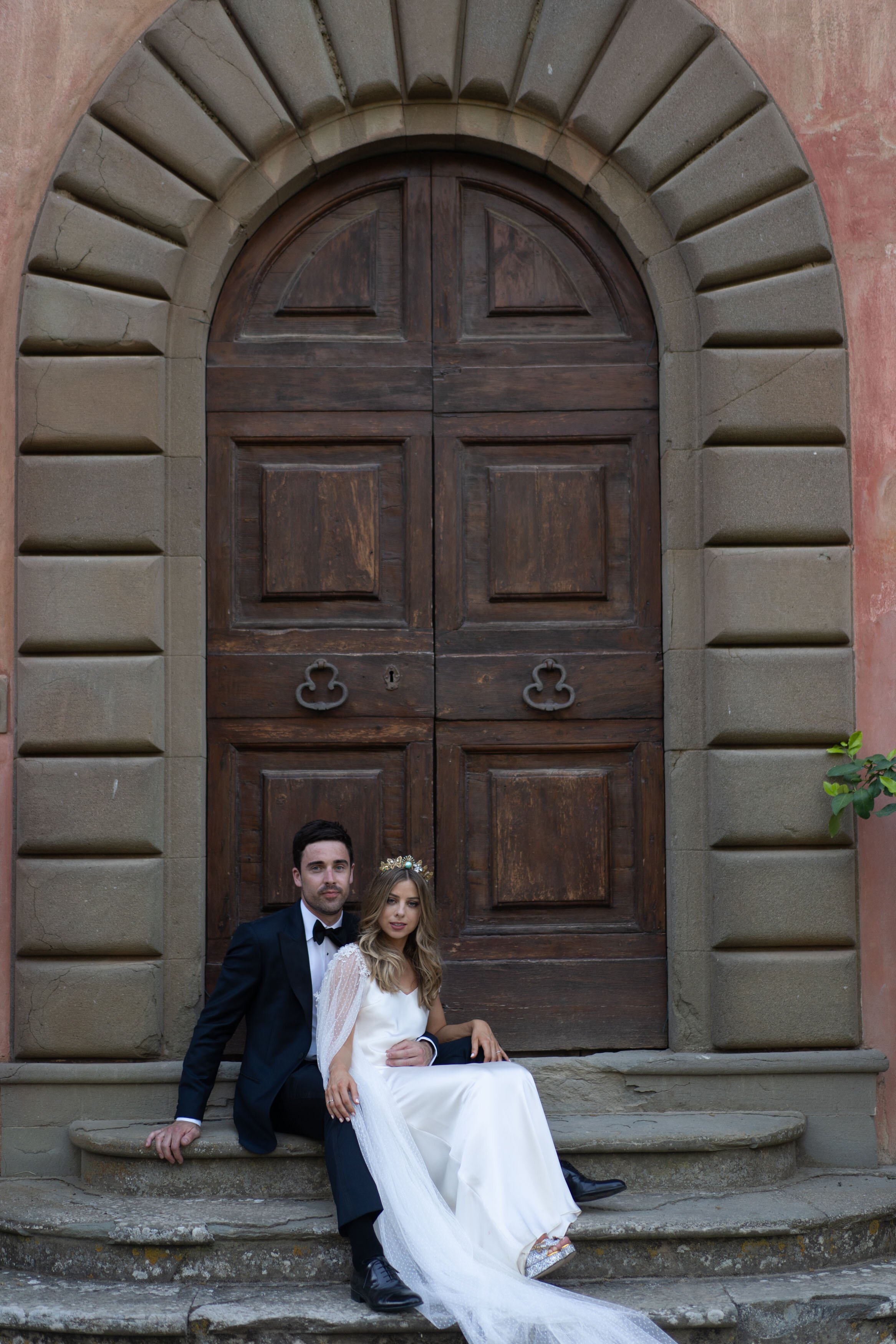 Beautiful bride Siobhan wore a wedding dress by Halfpenny London