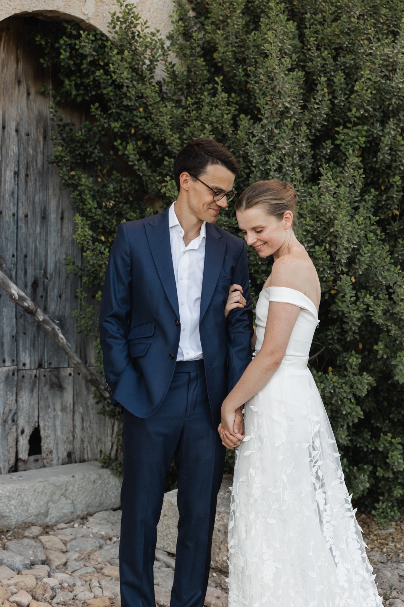 Beautiful bride Rosa wore the Harbour wedding dress and Beale skirt by Halfpenny London