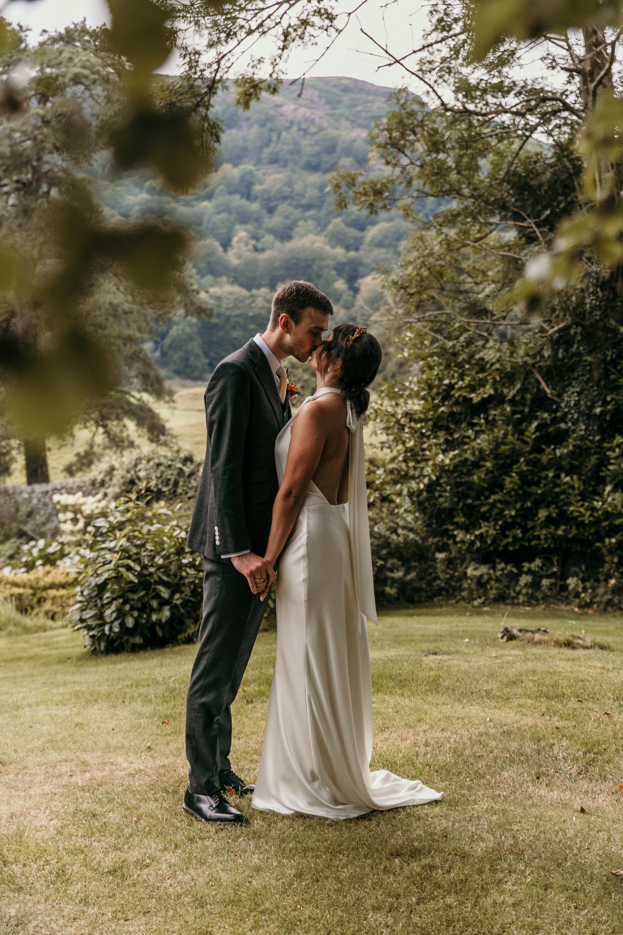 Beautiful bride Kim wore the Cheryl wedding dress by Halfpenny London