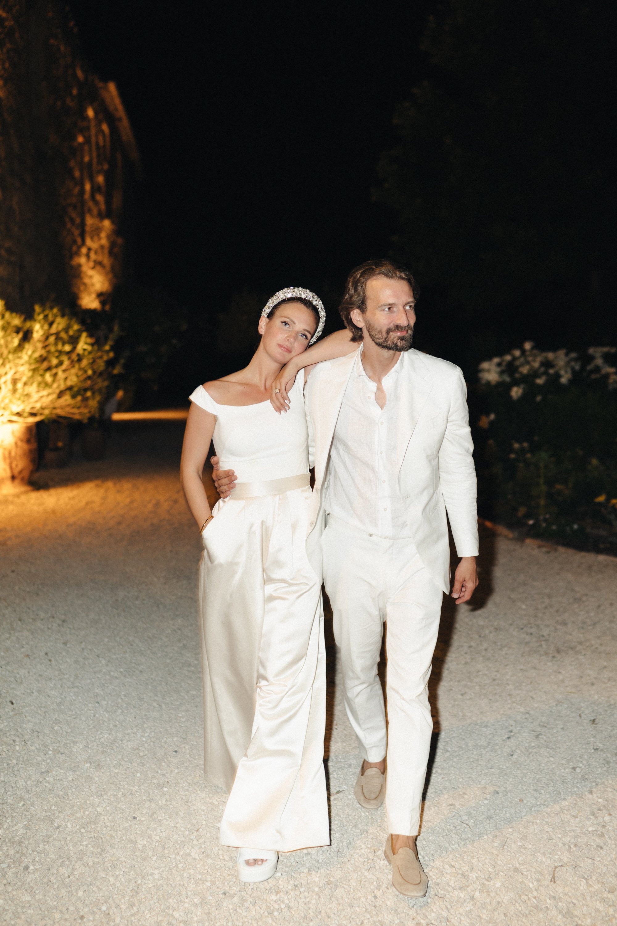 Gorgeous bride Naomi Ross wore a Halfpenny London wedding dress for her special day