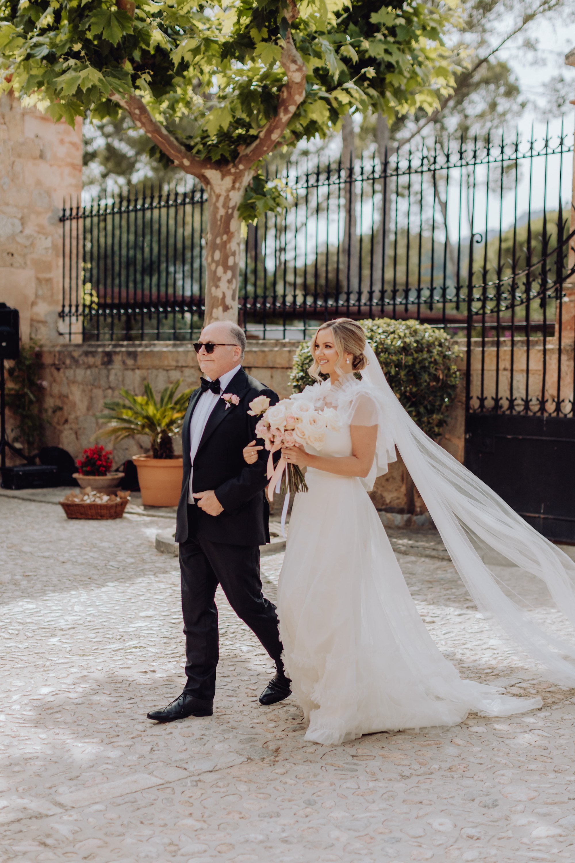 Beautiful bride Rebecca wears the Mayfair dress with detachable Mayfair skirt for her Wedding | Wedding dresses by Halfpenny London