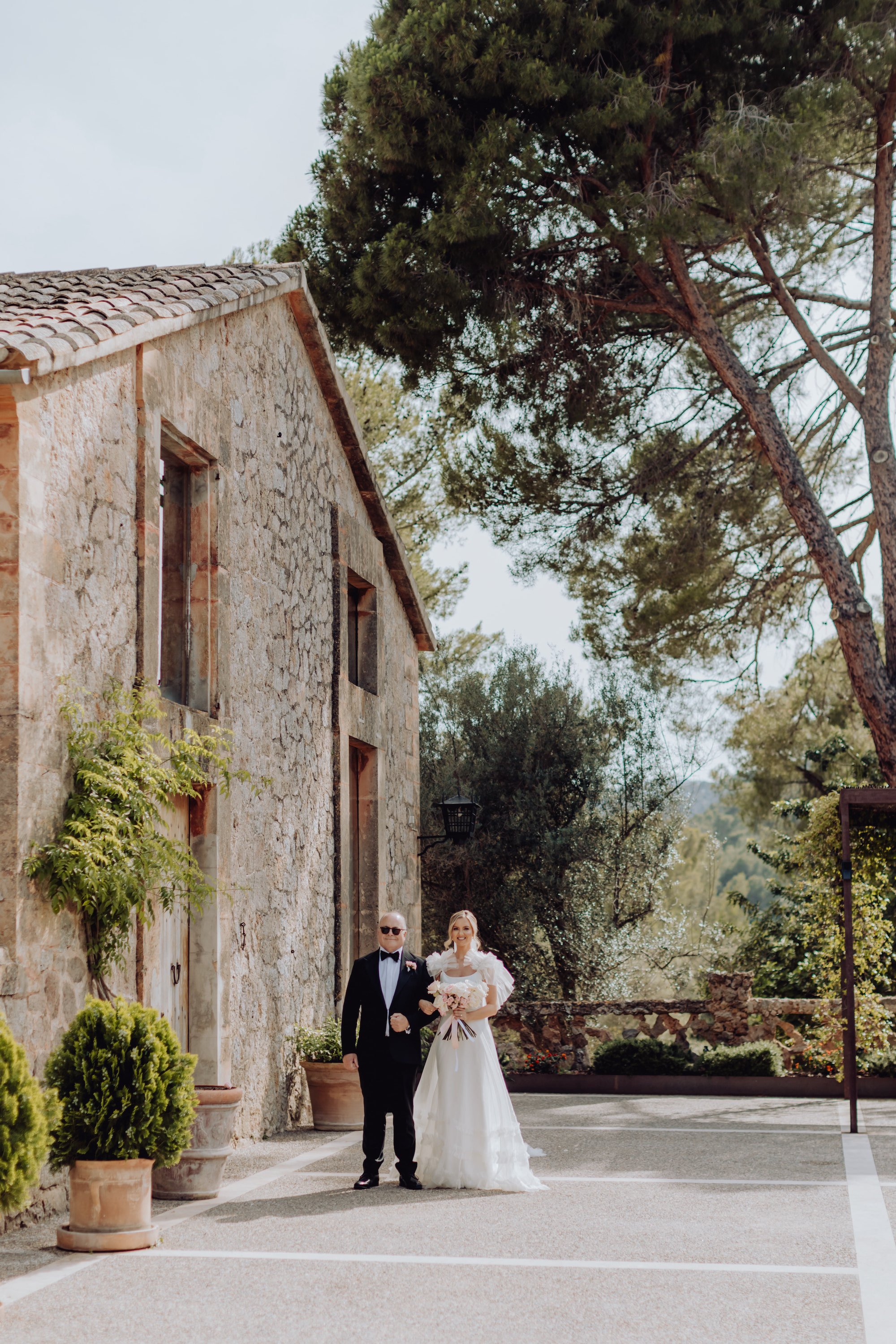 Beautiful bride Rebecca wears the Mayfair dress with detachable Mayfair skirt for her Wedding | Wedding dresses by Halfpenny London