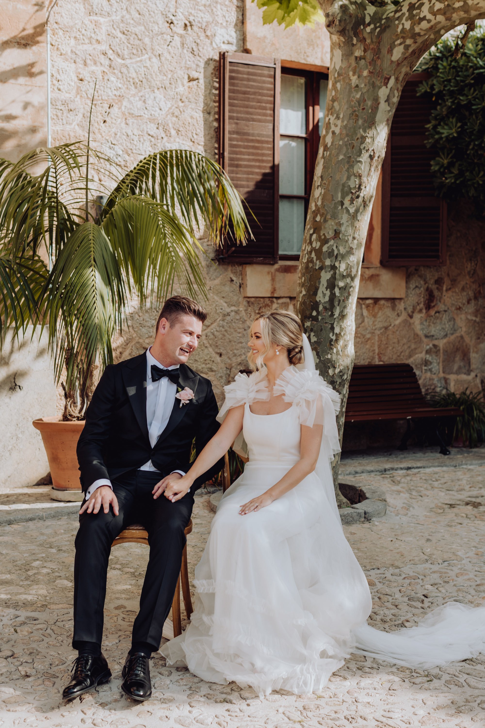 Beautiful bride Rebecca wears the Mayfair dress with detachable Mayfair skirt for her Wedding | Wedding dresses by Halfpenny London