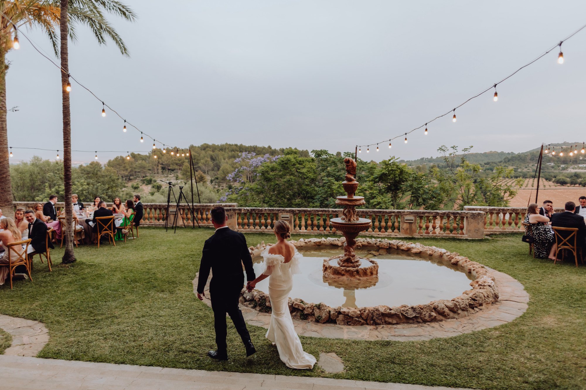 Beautiful bride Rebecca wears the Mayfair dress with detachable Mayfair skirt for her Wedding | Wedding dresses by Halfpenny London