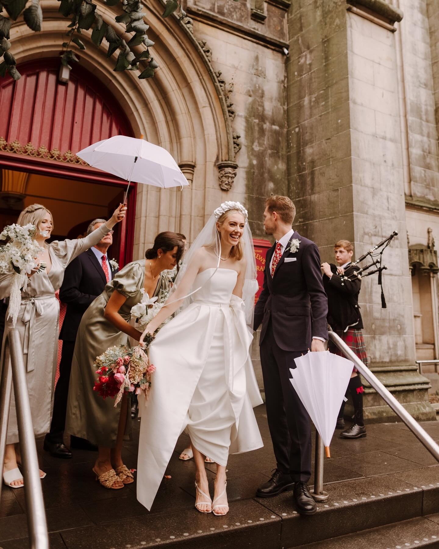 &ldquo;I loved the simplicity of the styles but the big skirt still gave it the wow factor. Also completely loved that the skirt had pockets!! I took the skirt off for the evening part of the wedding and it felt like a whole new dress.&rdquo;

Beauti