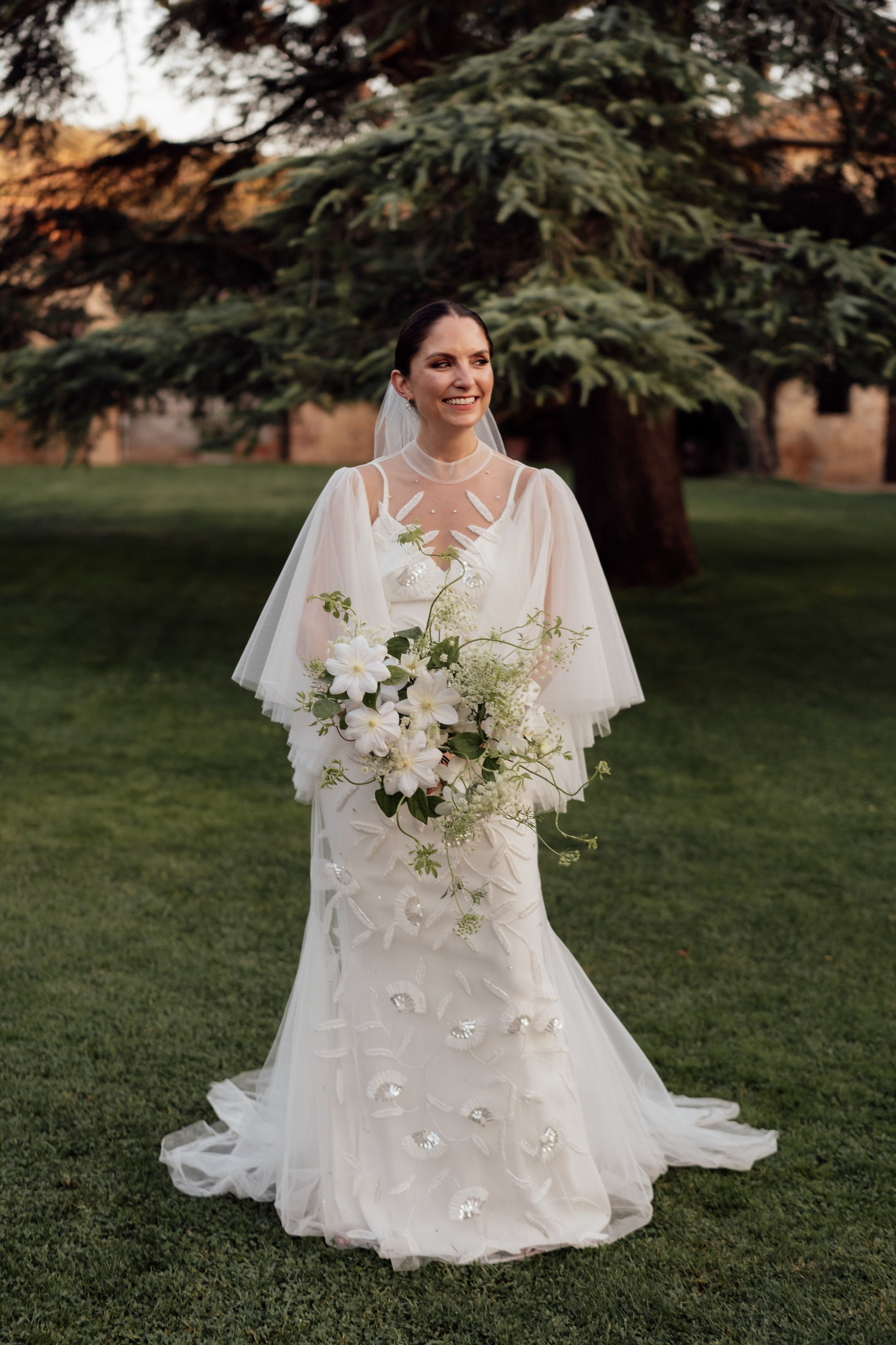 Beautiful Jen | A Halfpenny London Bride