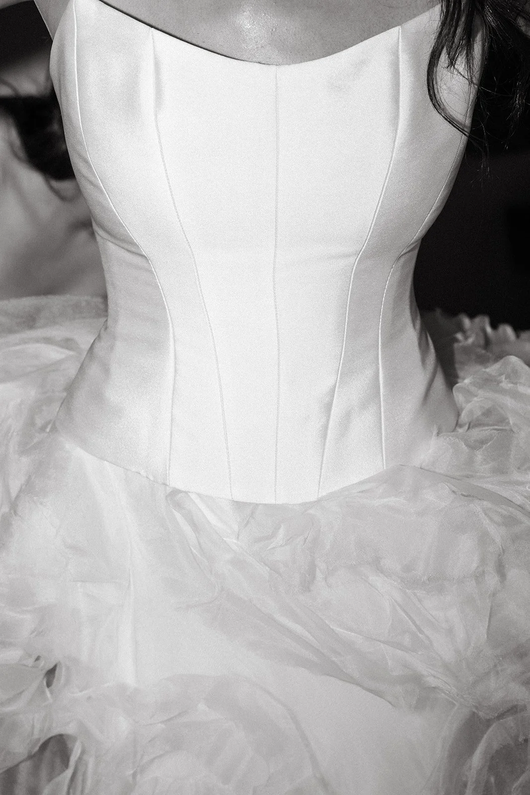 L&L_lilyGettingReady150 (1).jpg