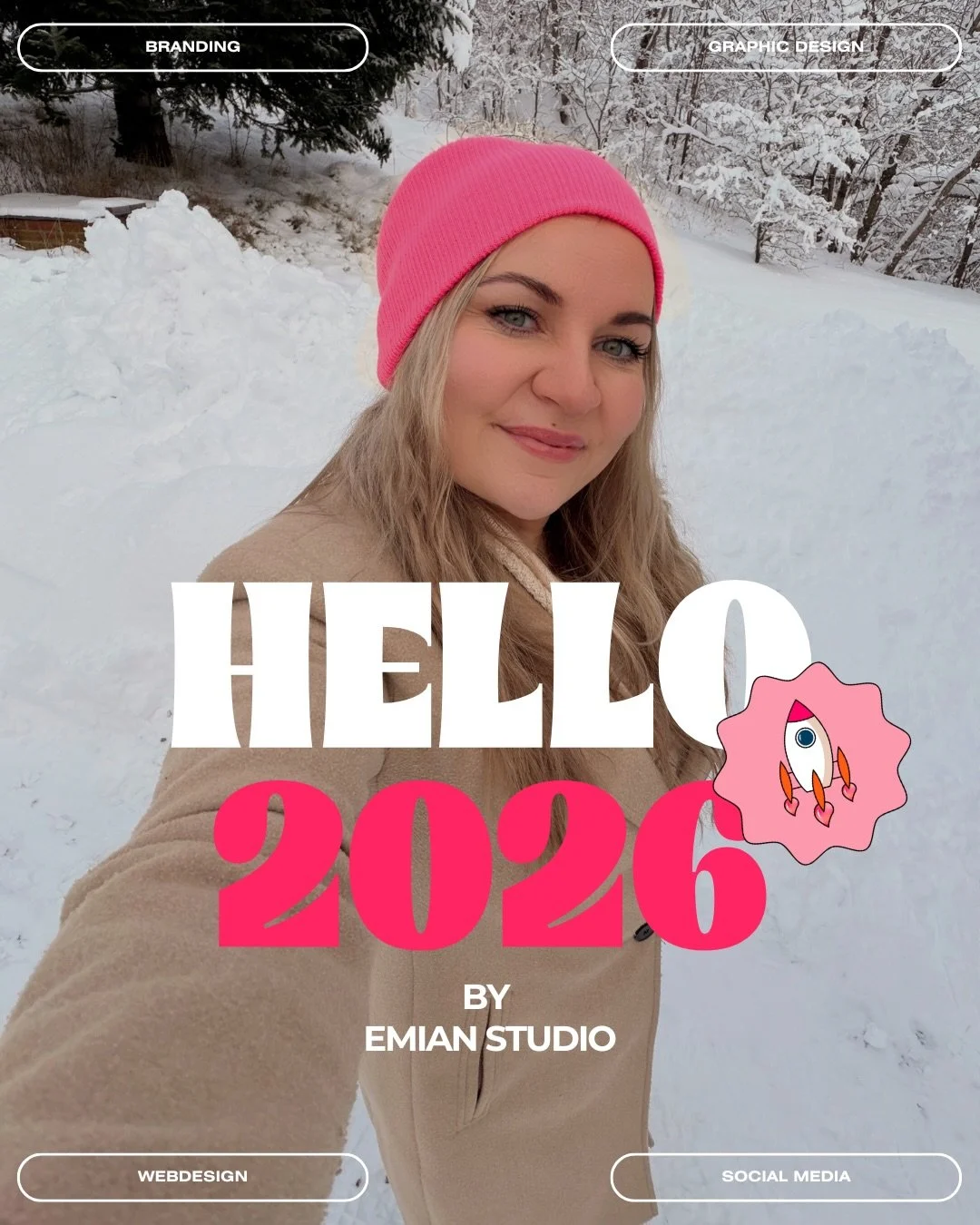 2025 ble &aring;ret jeg jobbet mer enn jeg postet 😅

Det har v&aelig;rt fullt kj&oslash;r med kunder, branding, nettsider, kurs, design, litt for lite pauser og litt for mange &ldquo;jeg skal bare&hellip;&rdquo;-kvelder.

Men ogs&aring;:
💖 masse fi