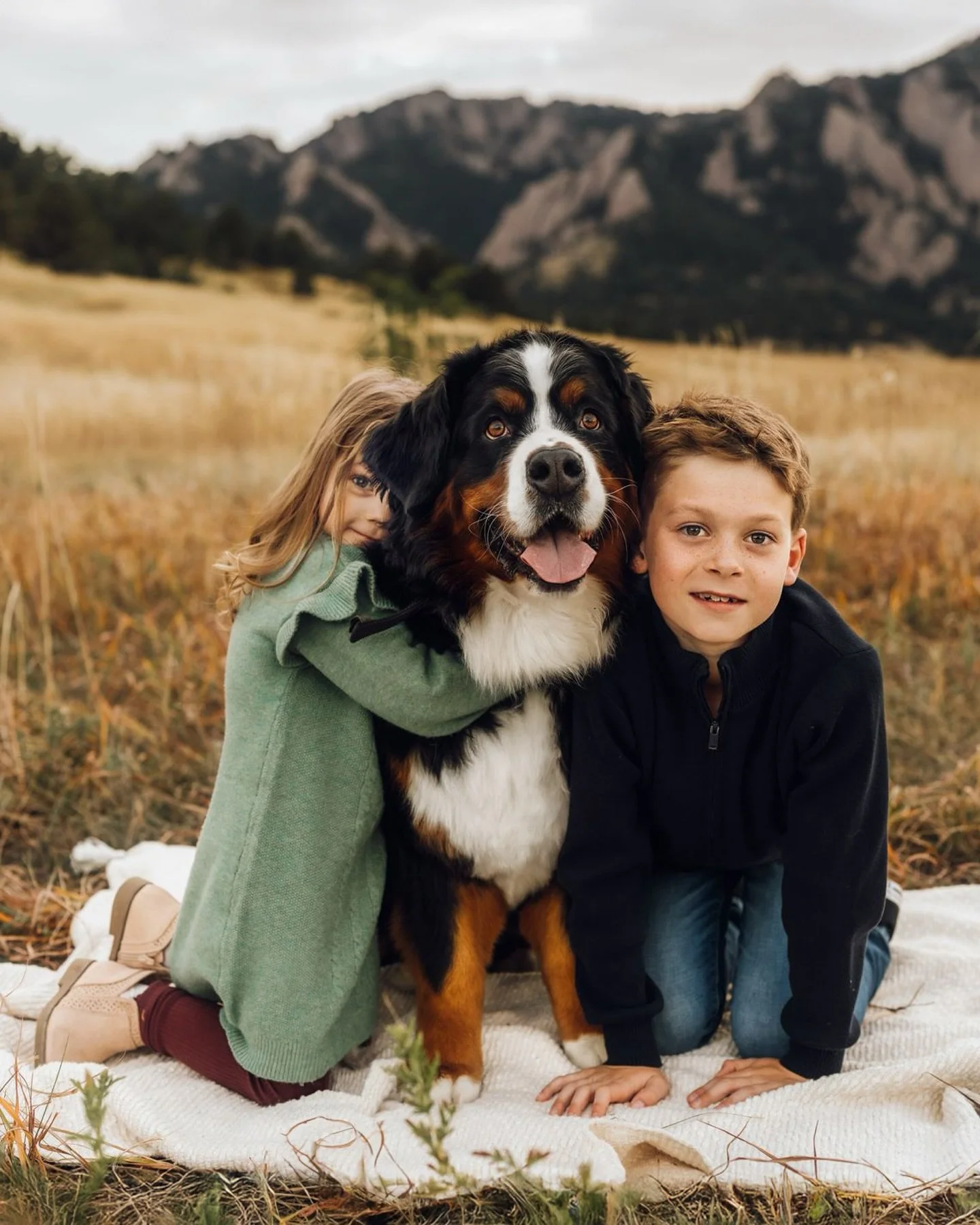 So special getting to photograph one of my favorite families again. And I get big fluffy dog hugs out of it too!