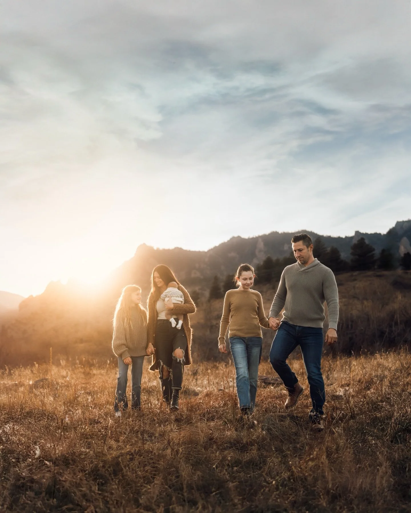 Less fixing, more loving.

Somewhere in the mountains near Boulder, Colorado, learning to do less.

#boulderfamilyphotographer #coloradofamilyphotographer #mountainfamilyphotos #coloradofamilyphotos #boulderphotographer lifestylefamilyphotography col