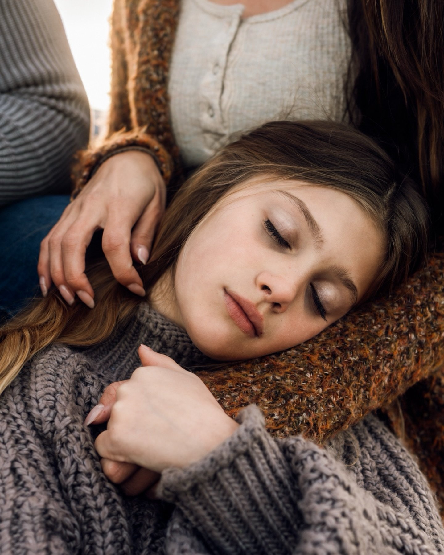 Feeling the end-of-year chaos creeping in. We&rsquo;re busy. Plenty of curveballs. So much joy still finding its way in. 

#boulderfamilyphotographer #coloradofamilyphotographer #denverfamilyphotographer