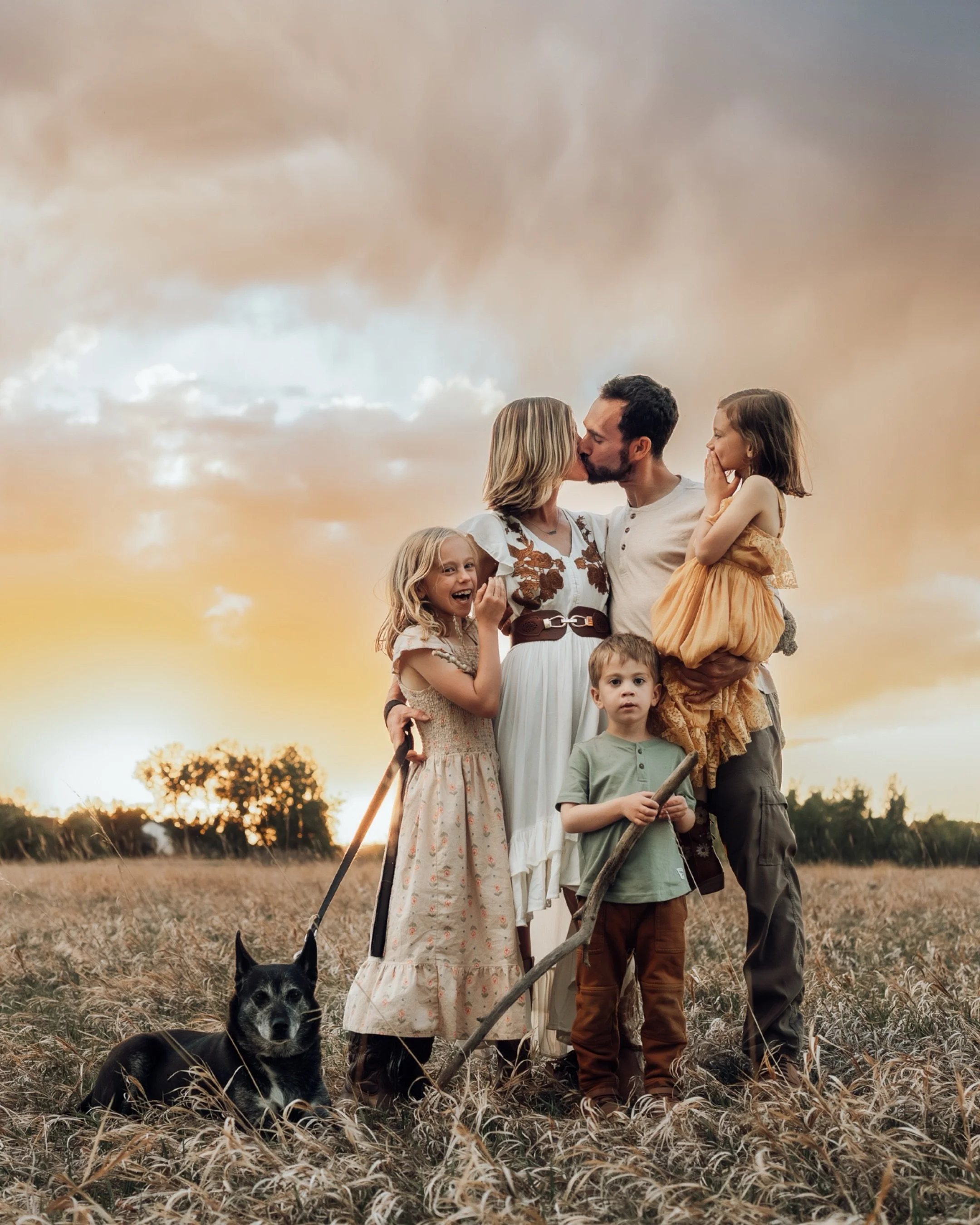 The sky showed off, the kids ran wild. Some family magic right here in our own little town. 

#boulderfamilyphotographer 
#louisvilleco 
#boulderphotographer