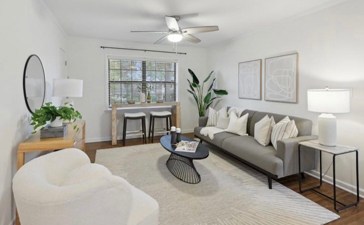 Starting of our week with the best news - this cutie Candler Park condo when under contract in 1 day! And with other units in the complex still on the market (not staged 😏)
We have so many de-stages getting scheduled for the next couple of weeks, wh