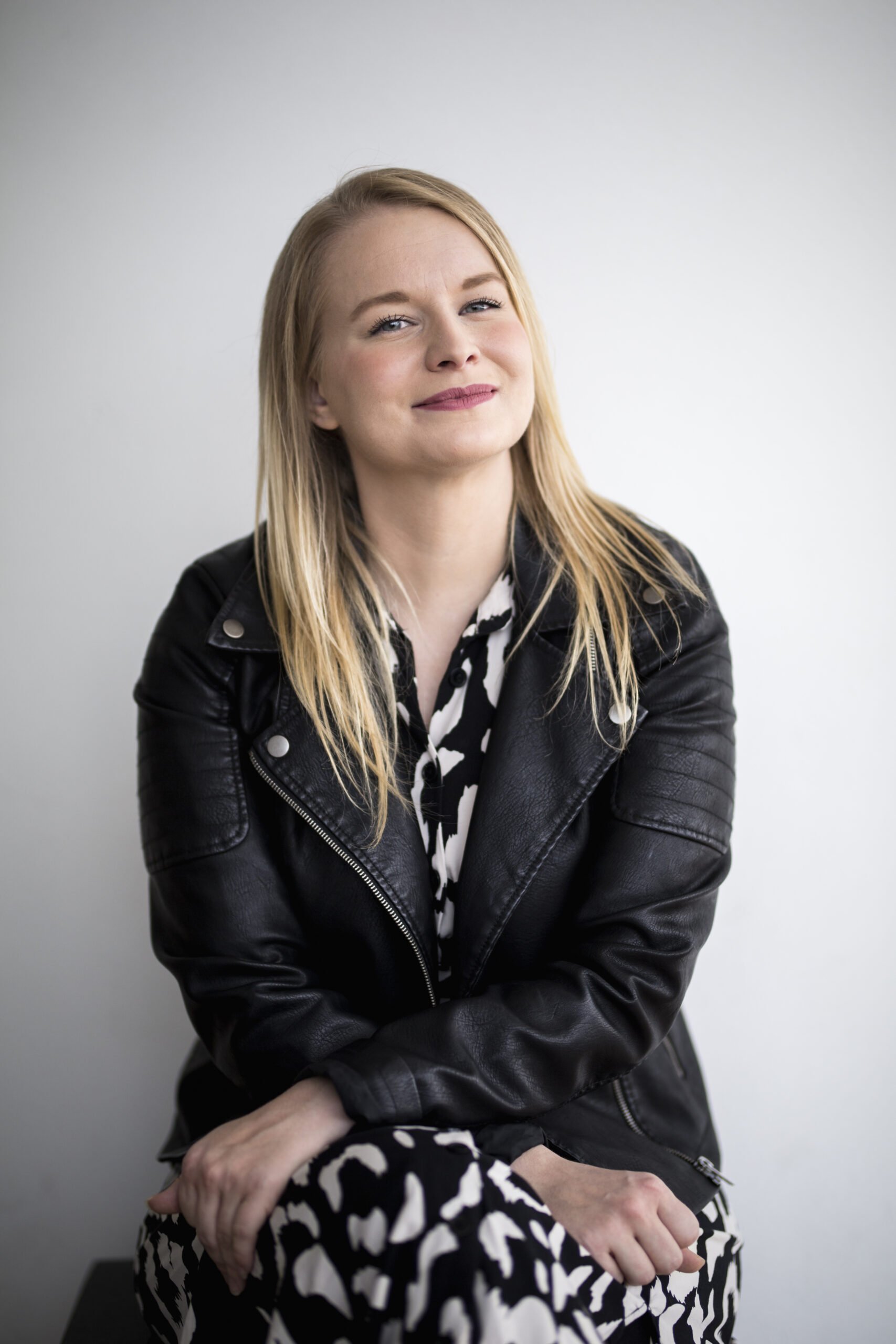 Pikkupomosta johtajaksi pressikuva 📸: Miikka Pirinen / Kustantamo S&S