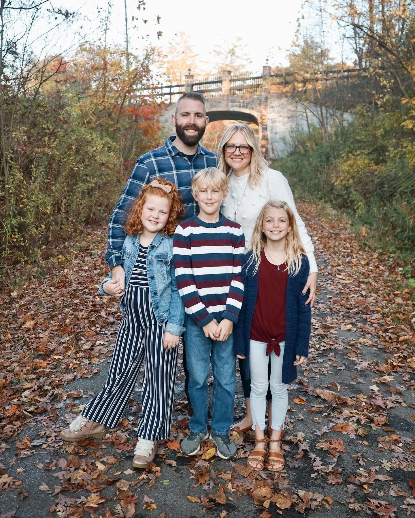 Now is the time to get your family photo shoot in so you can send out Christmas cards. 

#saratogasprings #518