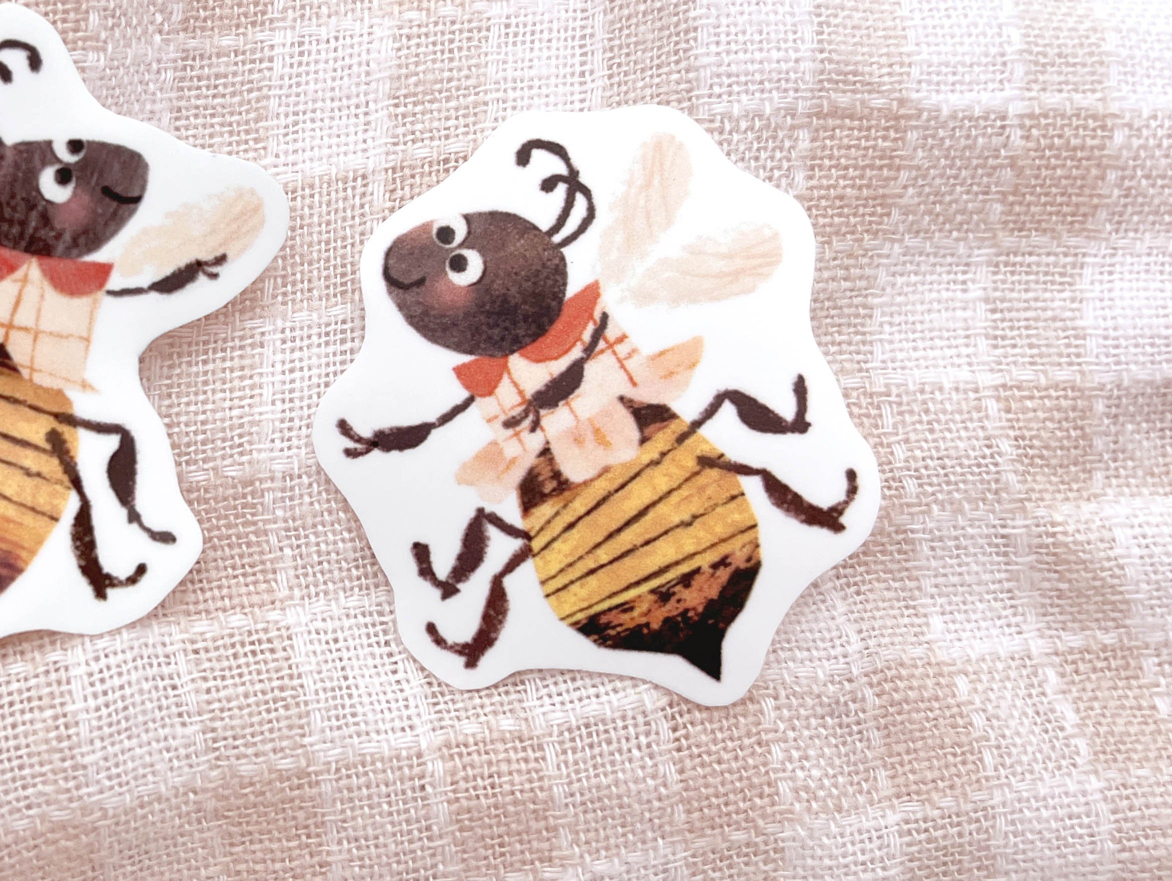bee sticker 2.jpg