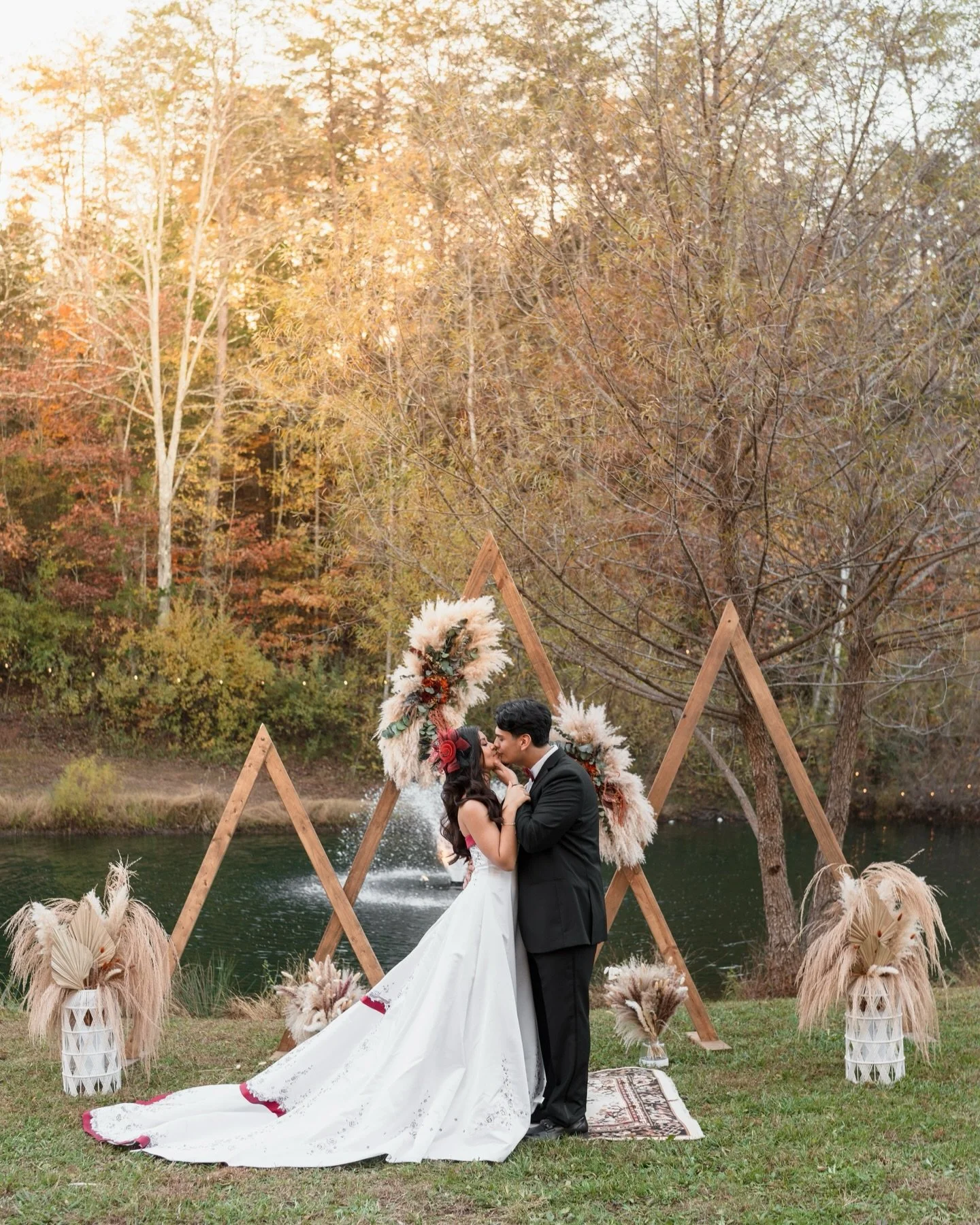 I had the most wonderful time participating in the workshop at this beautiful new venue ✨ @velora_a_gathering_place From the moment I arrived, everything was thoughtfully organized, welcoming, and inspiring. I walked away with truly amazing photos an