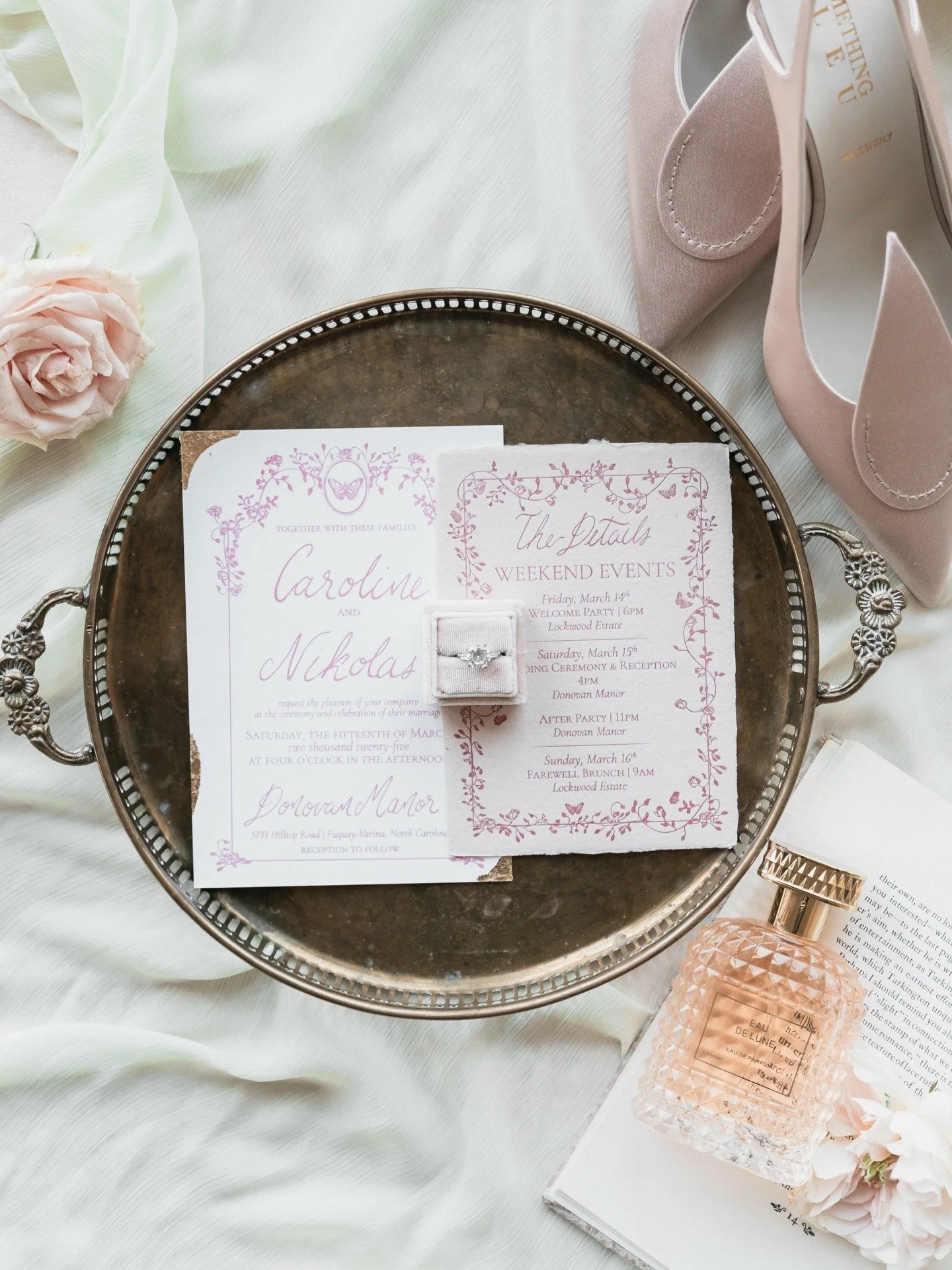 Bridal Detail Photo Tips 🤍 | From Your Wedding Photographer

To make sure your bridal detail photos are timeless, elegant, and stress-free, here&rsquo;s how to prepare:

✨ Gather your details in one place
Have everything ready before I arrive: rings