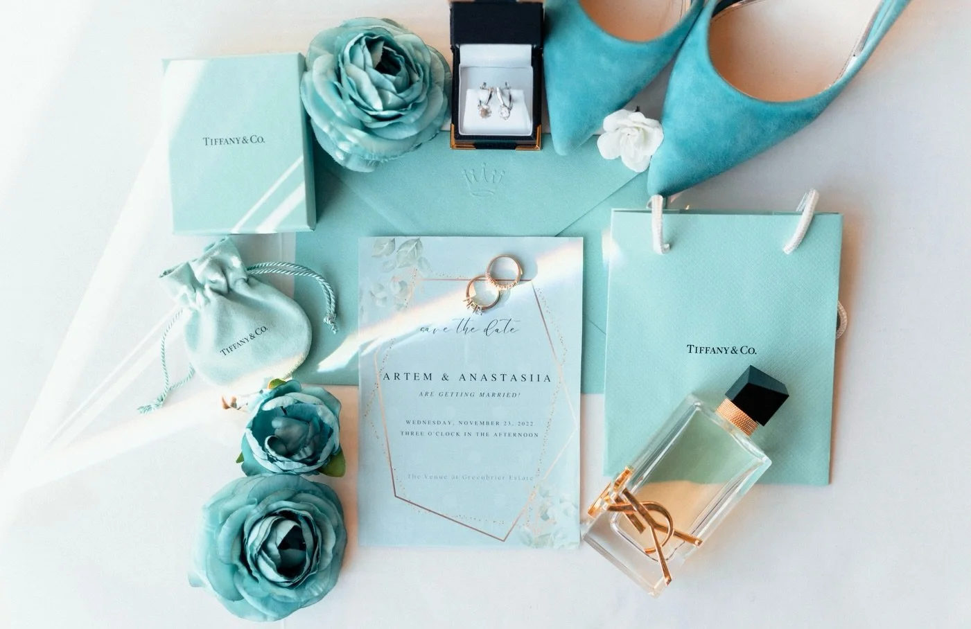 Simply details&hellip;🌺🌸#smokeymountainelopement 
#seviervillephotographer #gatlinburgphotographer
#smokeymountainsweddingphotographer