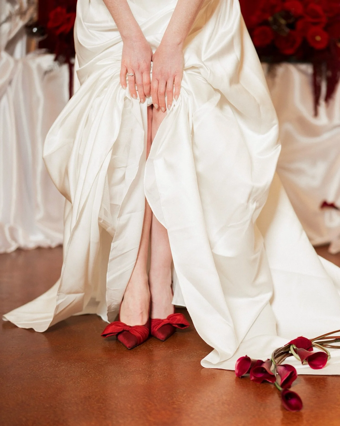 On a day wrapped in white, I chose to speak in red&mdash;bold, fearless, unforgettable&mdash;because love like this was never meant to blend in. 🌹Venue - @theriverplacevenue  Planner- @thegreenerydesigns  Make up artist- @katerina.makehair. 🤍#smoke