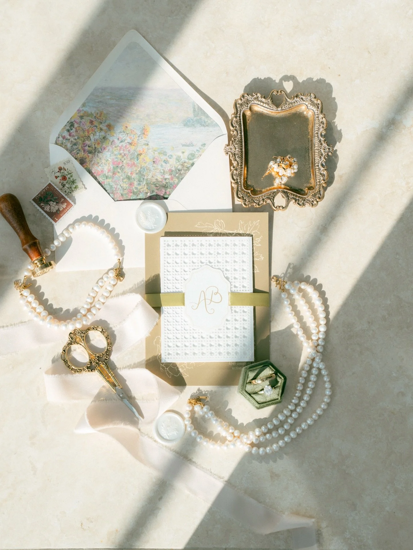 Love this light for infinity💍 #smokeymountainelopement 
#seviervillephotographer #gatlinburgphotographer
#smokeymountainsweddingphotographer