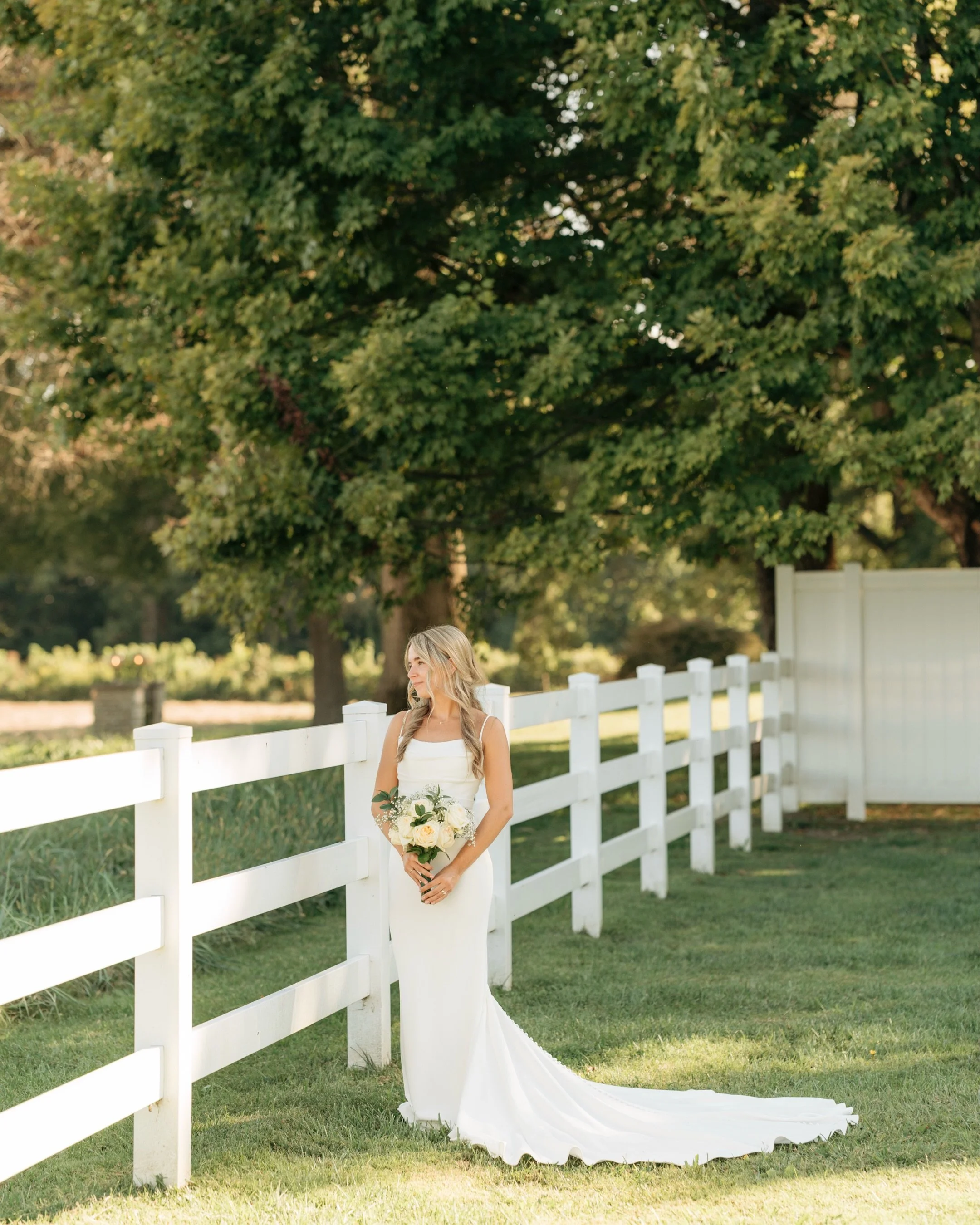 All about her 🤍💍👰 It was an honor to capture not just how beautiful she looked, but how beautifully she felt. Every glance, every smile, and every tear became a piece of her story frozen in time. Venue: @theriverplacevenue