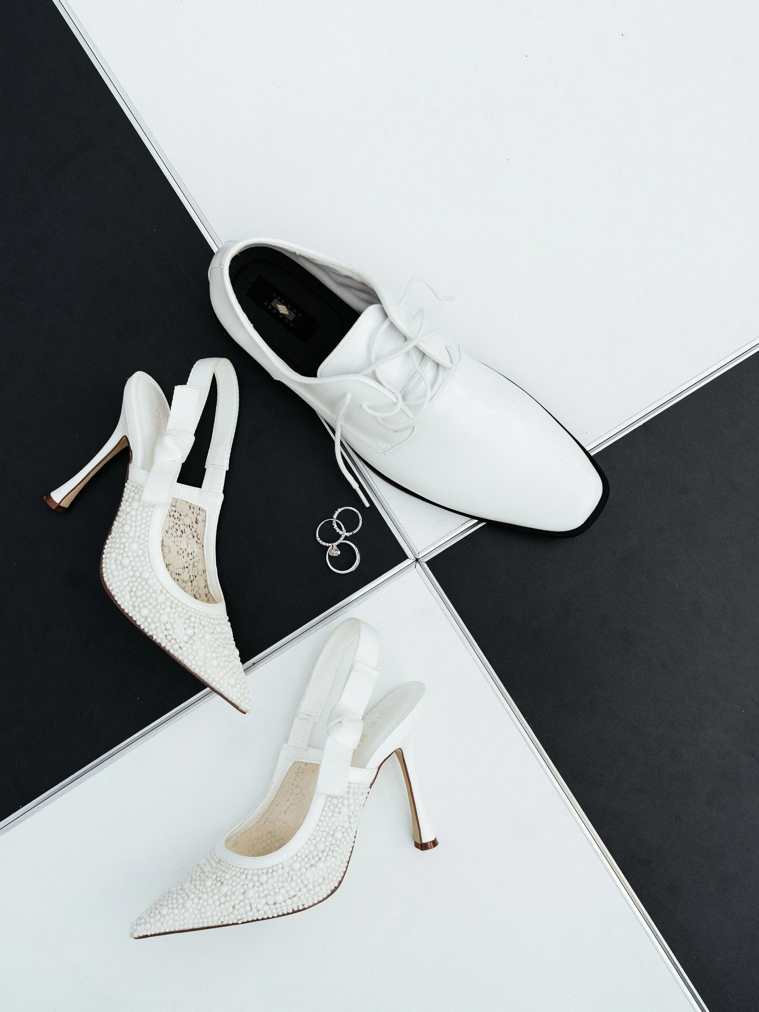 5 Important Things to Do Before Choosing Your Wedding Photographer

1. Review the Photographer&rsquo;s Full Portfolio
  Don&rsquo;t rely only on Instagram highlights. Ask to see complete wedding galleries so you can evaluate consistency, storytelling