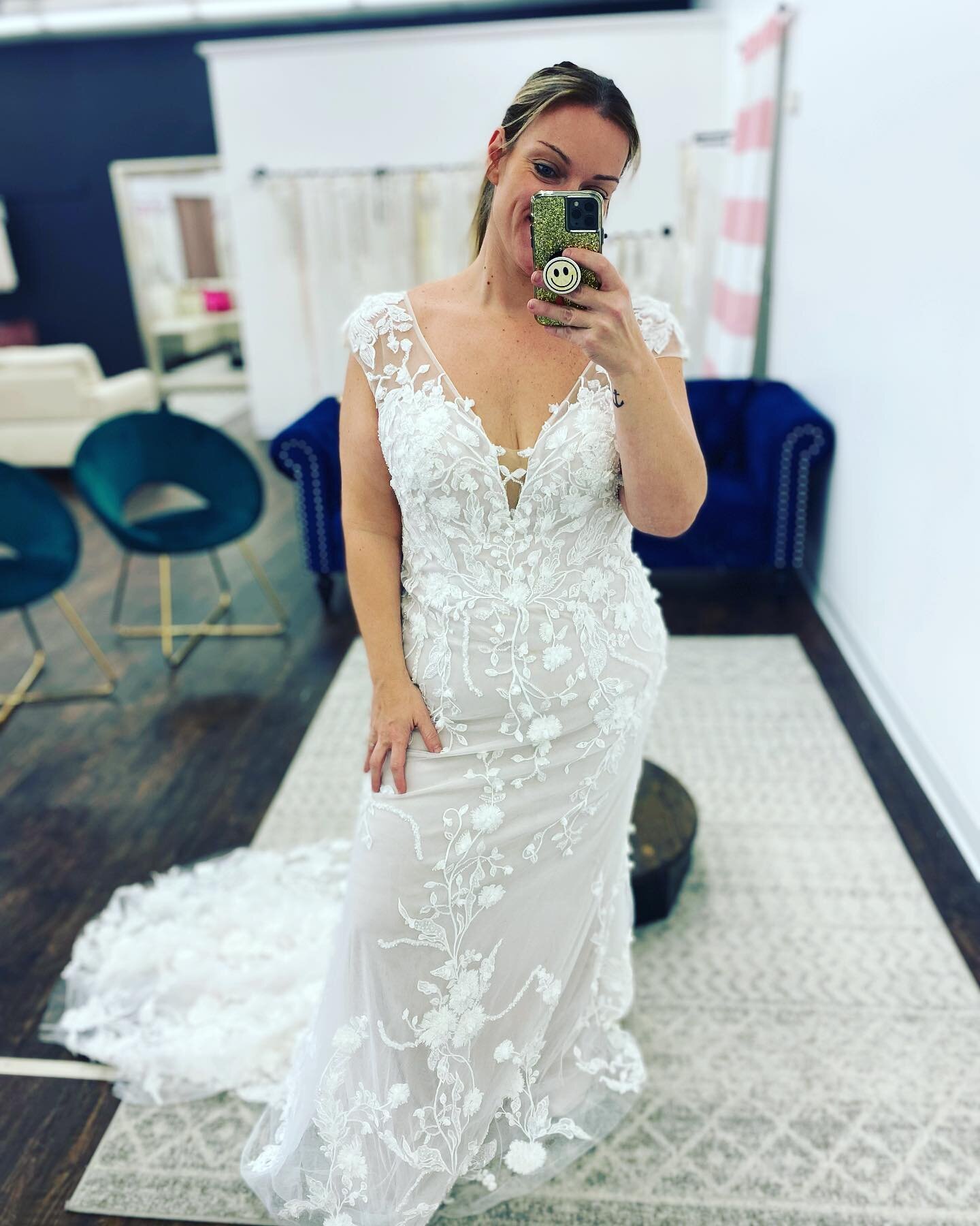 💕CORA💕 This stunning gown is part of our Signature Collection. 

Available in multiple color options and sizes 2-32!!! 

This dress is UNDER $1,500 🥰 

Sample: size 18, Ivory/ Dark Champagne 

Book your appointment today at www.gownsboutique.com