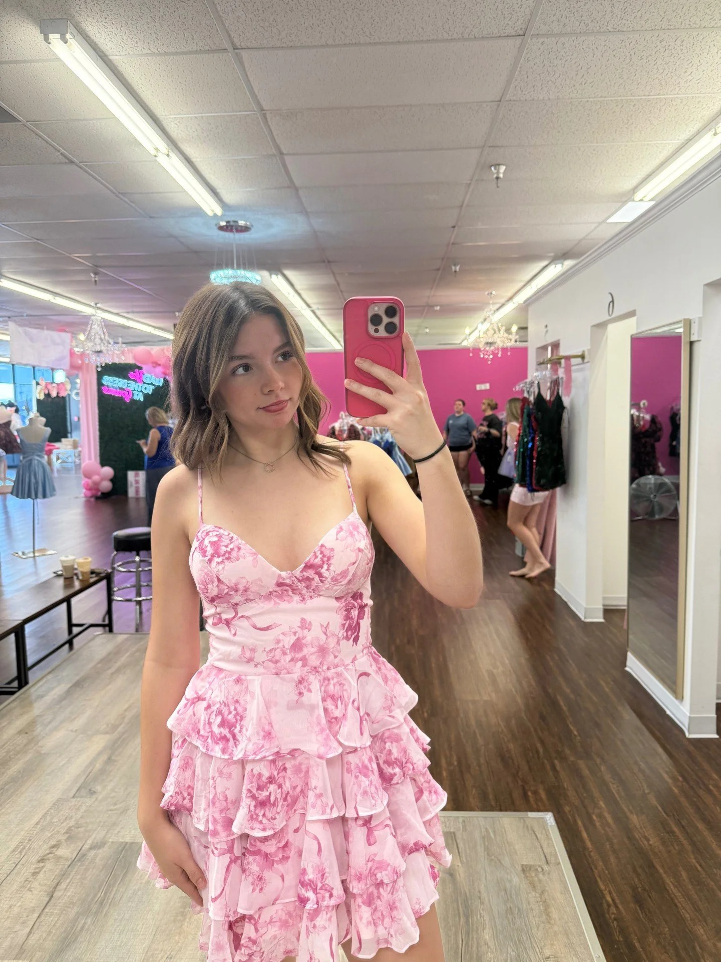Pink, Bows, Ruffles, Corset Tops, Sequins, Cheetah, Champagne... whatever your vibe, we've got you covered! Come see us this weekend..⁠
Saturday 10-4⁠
Sunday 11-3⁠
Monday 3-7⁠
📍 2757 S. 6th Street, Springfield!