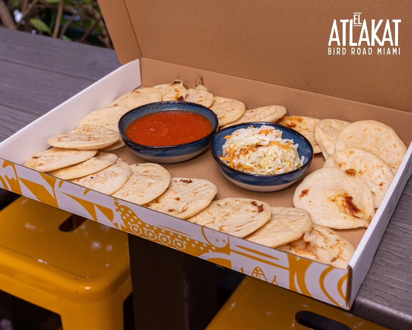 Because Mondays taste better with pupusas 💛
Grab our Pupusa Box to-go and make dinner easy (and delicious).
ONLY AT BIRD ROAD: 9425 S.W. 40th. Street. Miami, FL 33165 
💻 Orders, delivery and reservations at www.elatlakat.com
☎️ (305-552-9090)