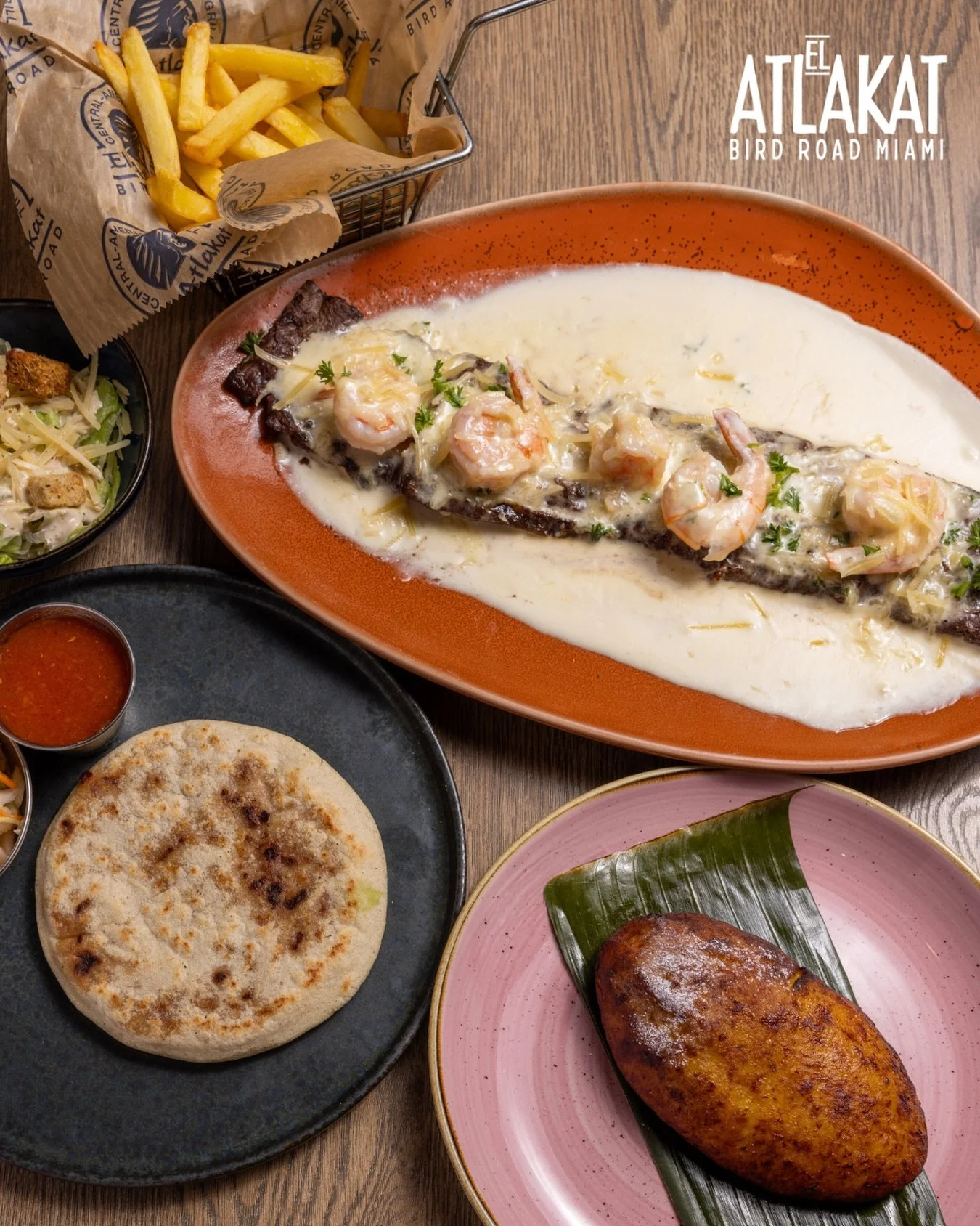 Lunch just got a whole lot more delicious 😊🍴. Authentic Salvadoran dishes, yum!

ONLY AT BIRD ROAD: 9425 S.W. 40th. Street. Miami, FL 33165&nbsp;
💻 Orders, delivery and reservations at www.elatlakat.com
☎️ (305-552-9090) or ☎️ (305-552-1918)
&nbsp