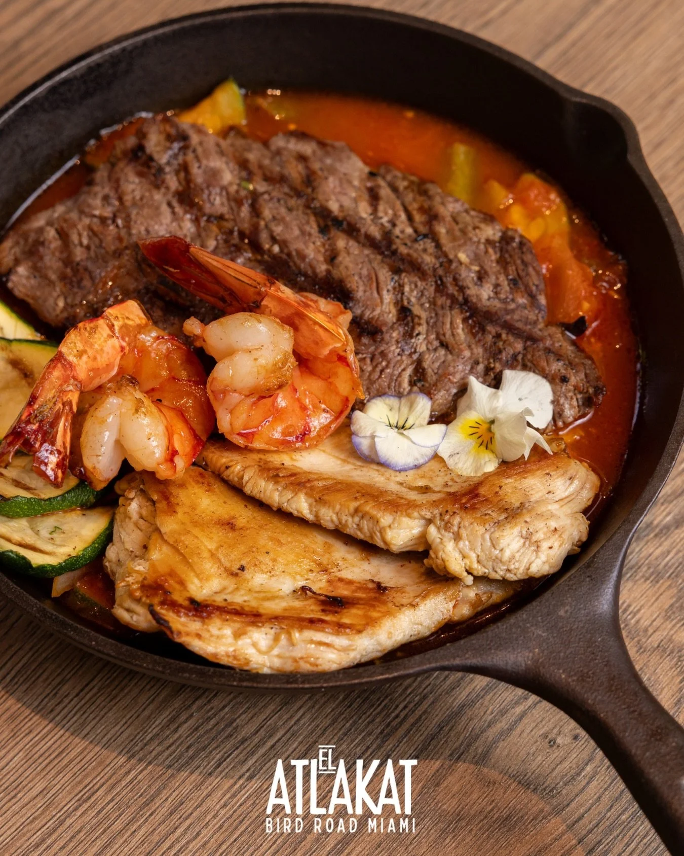 From land to sea, straight to your heart. 🍳🥩 A classic Salvadoran combo made to bring everyone together 🇸🇻✨

ONLY AT BIRD ROAD: 9425 S.W. 40th. Street. Miami, FL 33165&nbsp;
💻 Orders, delivery and reservations at www.elatlakat.com
☎️ (305-552-90