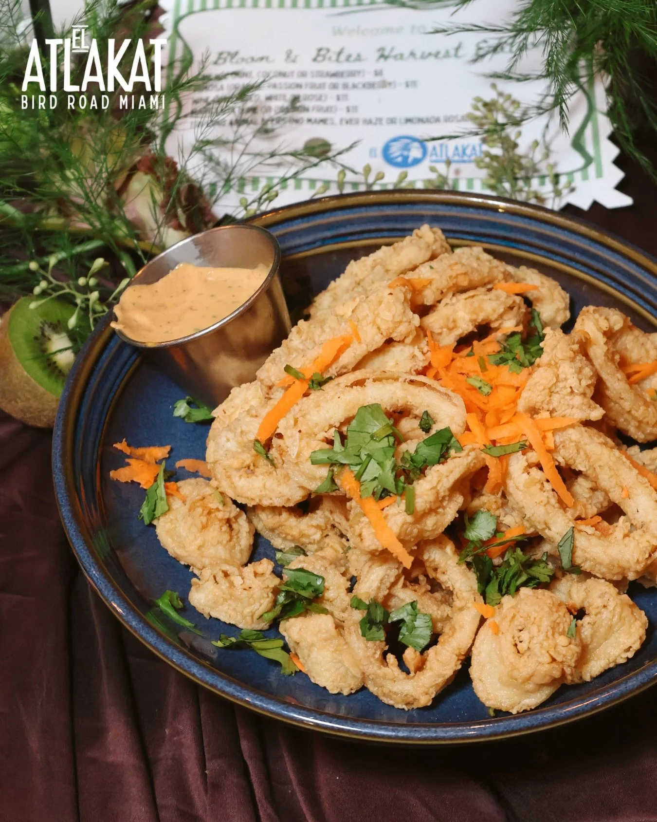 Fried Calamari 🦑✨ Golden, crispy, and perfect to share with your family this Sunday!

ONLY AT BIRD ROAD: 9425 S.W. 40th. Street. Miami, FL 33165&nbsp;
💻 Orders, delivery and reservations at www.elatlakat.com
☎️ (305-552-9090) or ☎️ (305-552-1918)
&