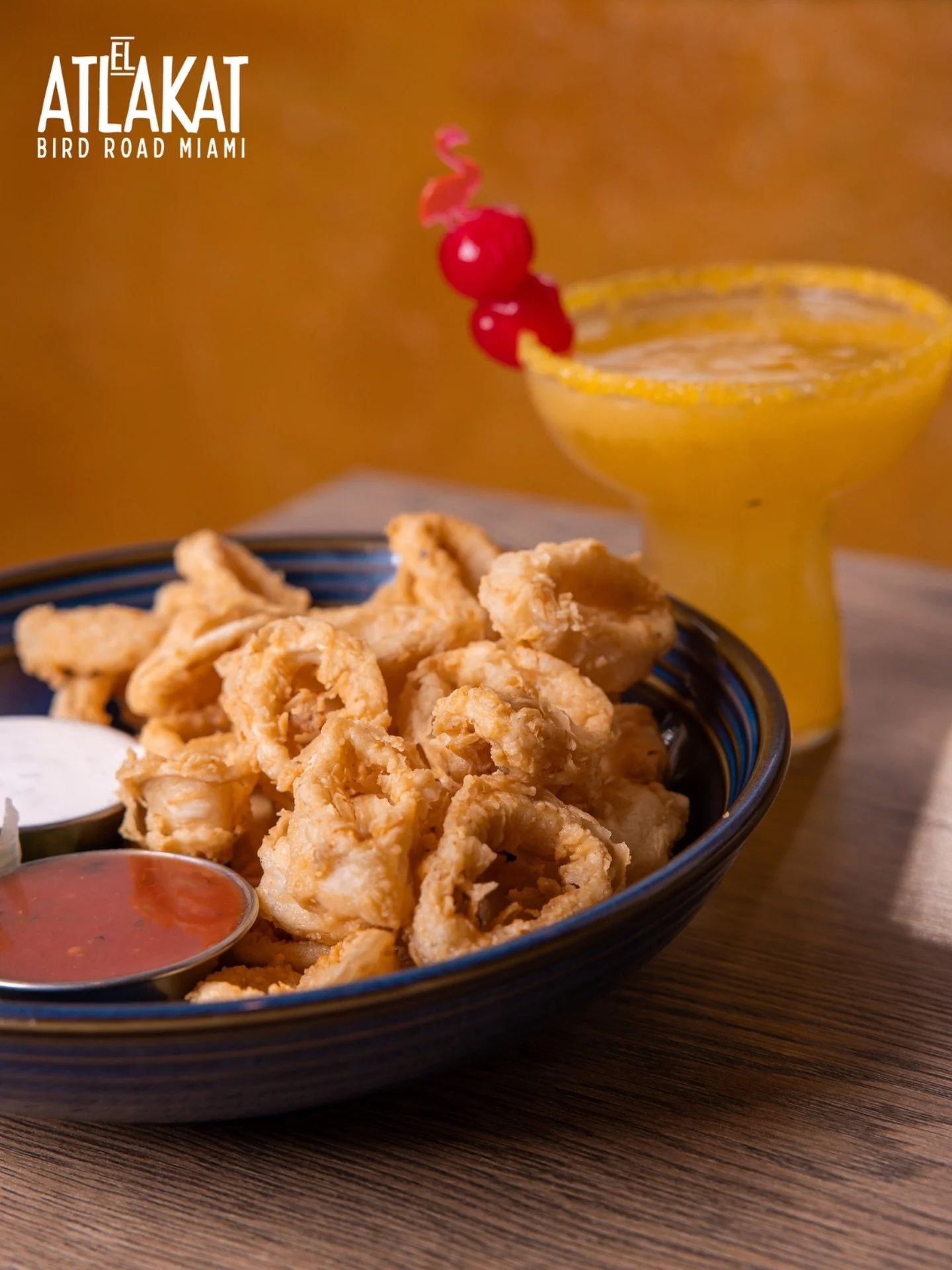 Crispy, golden, and dangerously addictive. Our fried calamari pairs perfectly with a cold drink and even better company. 🇸🇻🔥

ONLY AT BIRD ROAD: 9425 S.W. 40th. Street. Miami, FL 33165&nbsp;
💻 Orders, delivery and reservations at www.elatlakat.co
