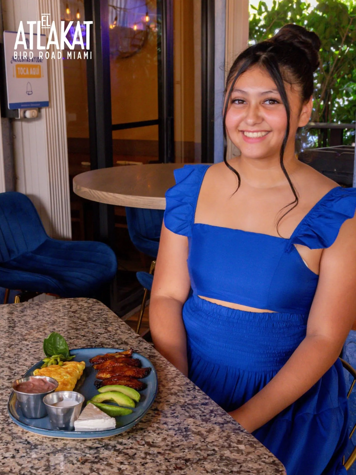 Even the little ones eat well here. A smile like that says it all. ❤️✨

ONLY AT BIRD ROAD: 9425 S.W. 40th. Street. Miami, FL 33165&nbsp;
💻 Orders, delivery and reservations at www.elatlakat.com
☎️ (305-552-9090) or ☎️ (305-552-1918)
&nbsp;
#MiamiRes