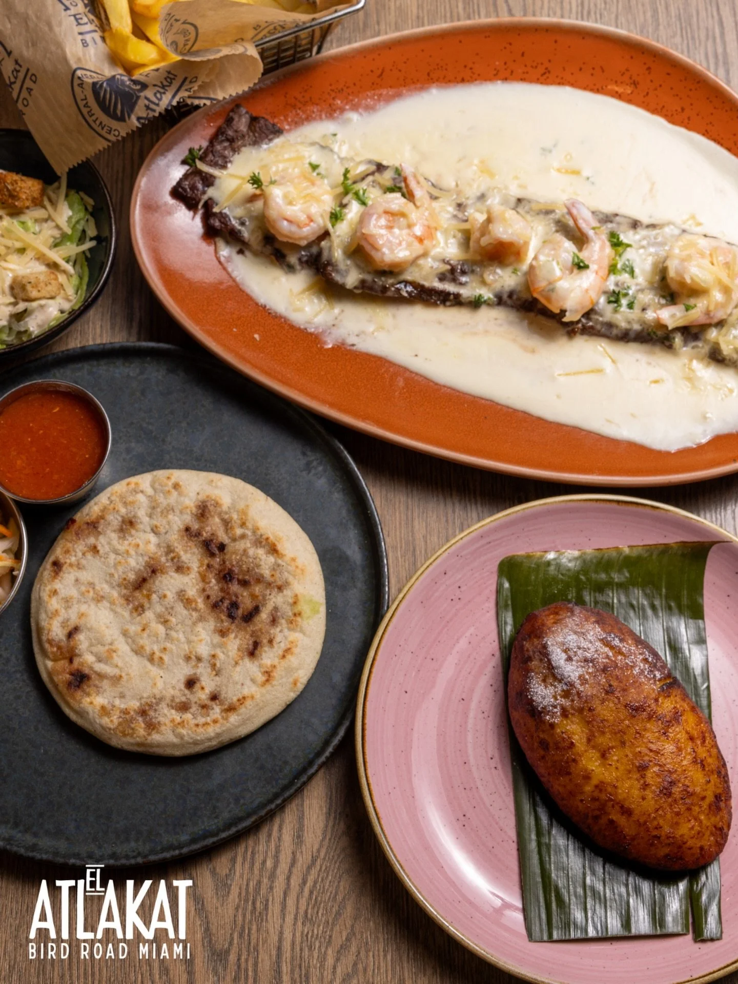 🍽️ Breakfast, lunch or dinner &mdash; we&rsquo;ve always got something for you 🤩 &iquest;A qu&eacute; hora nos visitas?👇

ONLY AT BIRD ROAD: 9425 S.W. 40th. Street. Miami, FL 33165&nbsp;
💻 Orders, delivery and reservations at www.elatlakat.com
☎️