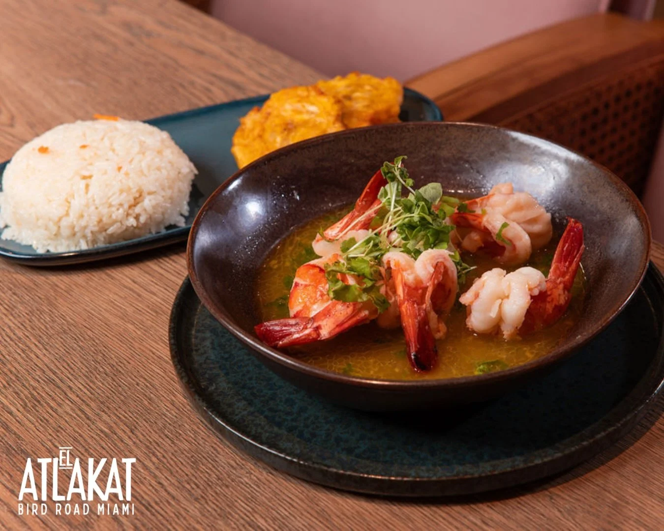 Simple ingredients. BIG flavor. 🍤✨ Juicy shrimp, buttery sauce, rice, and plantains done the Atlakat way.

ONLY AT BIRD ROAD: 9425 S.W. 40th. Street. Miami, FL 33165&nbsp;
💻 Orders, delivery and reservations at www.elatlakat.com
☎️ (305-552-9090) o