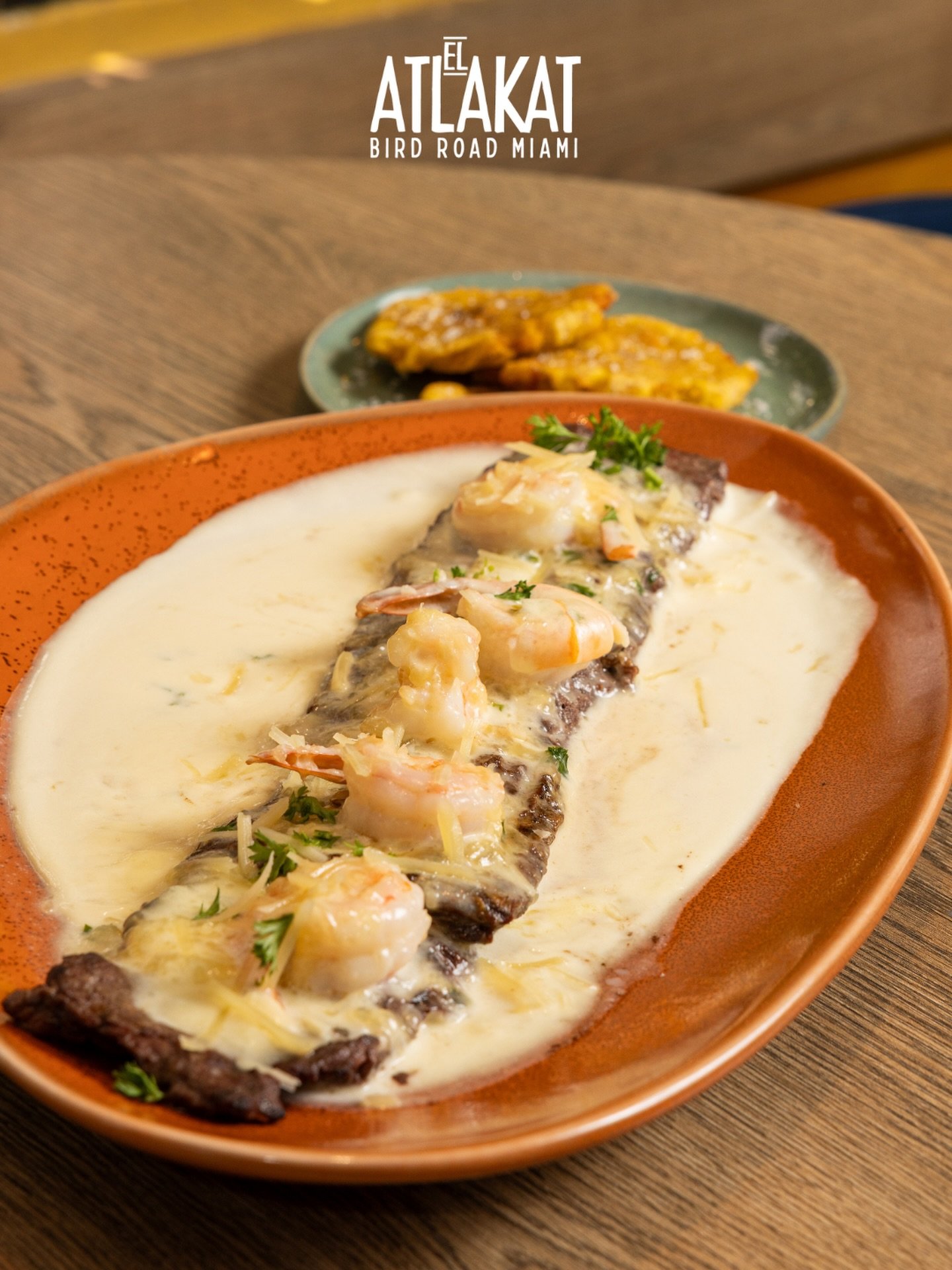 Our Churrasco Chalateco &mdash; grilled steak, juicy shrimp and a rich creamy sauce. One plate, zero regrets. ✨

ONLY AT BIRD ROAD: 9425 S.W. 40th. Street. Miami, FL 33165&nbsp;
💻 Orders, delivery and reservations at www.elatlakat.com
☎️ (305-552-90