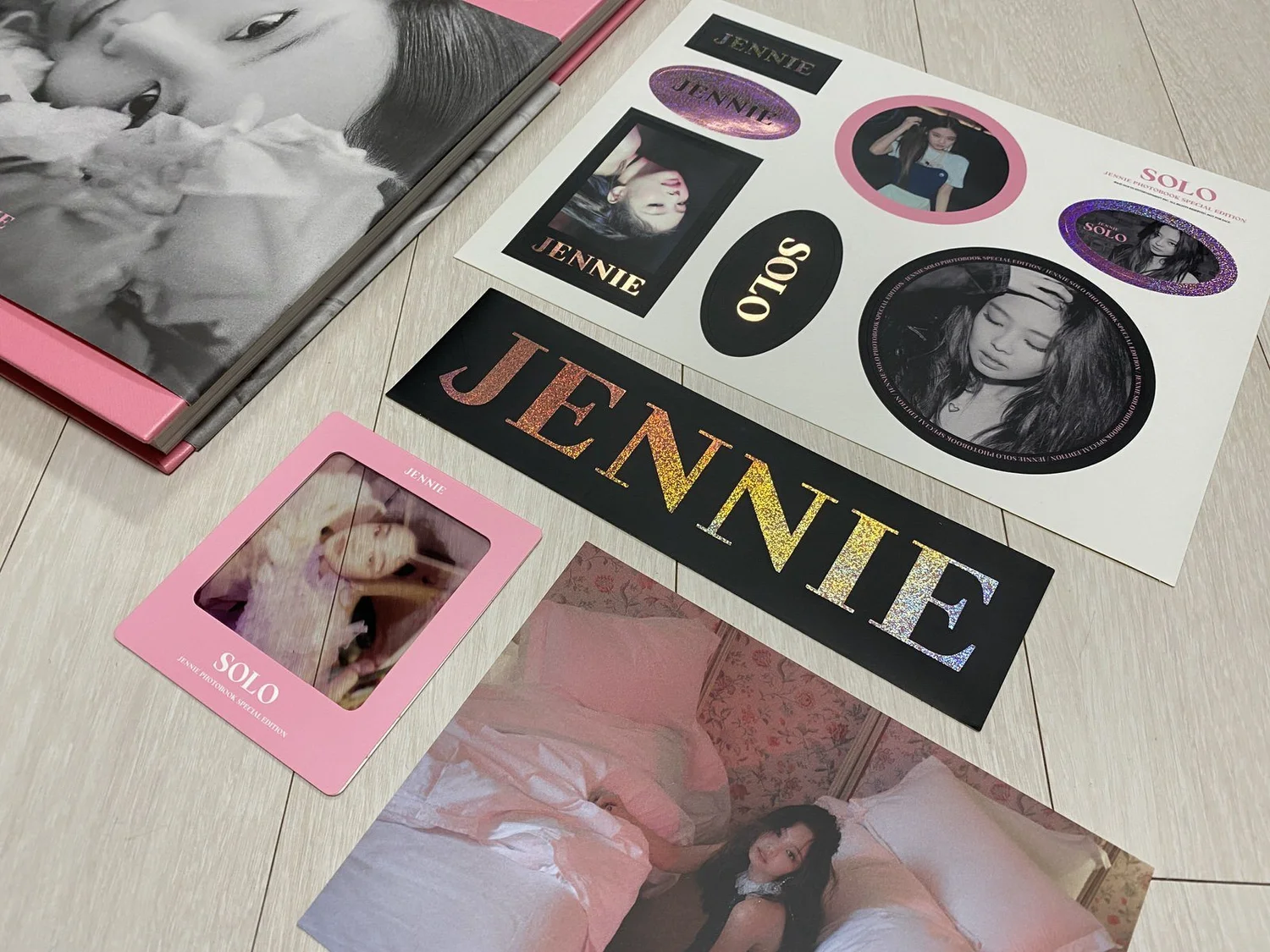 JENNIE - SOLO (Special Photobook Edition) SIGNED ALBUM