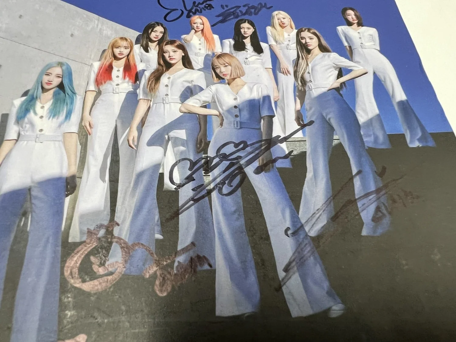 LOONA - 12:00 (D ver.) SIGNED ALBUM + CHOERRY Message — chaepeach