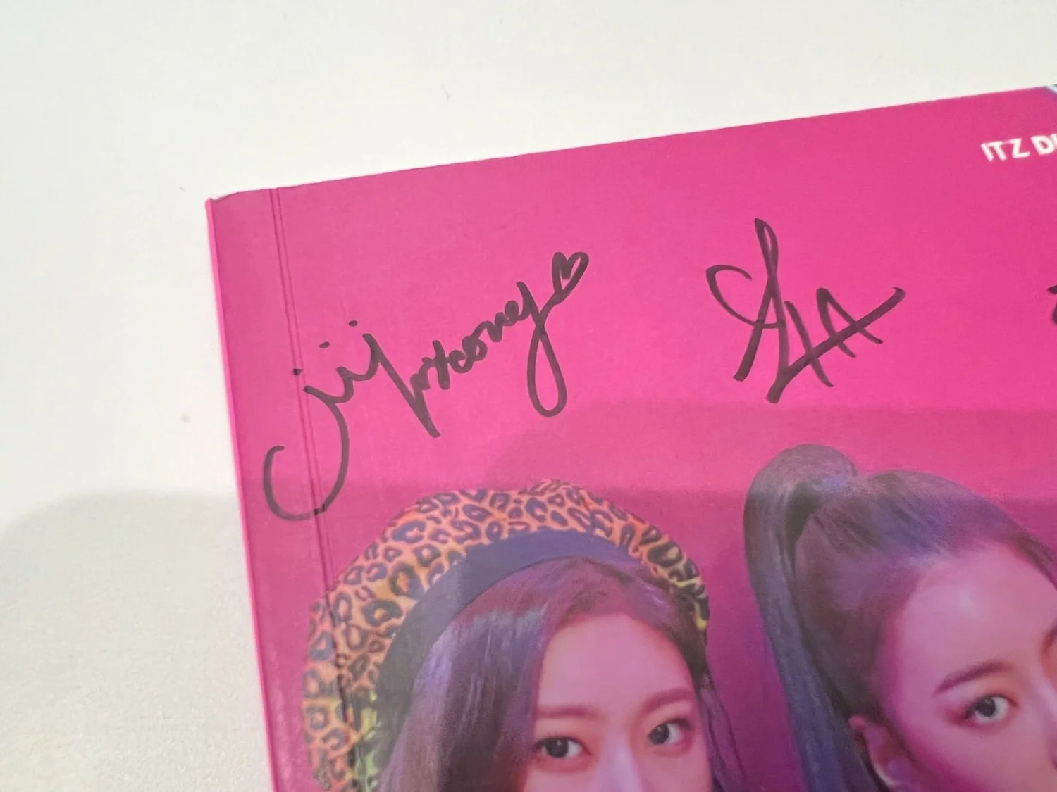 ITZY - DALLA DALLA SIGNED ALBUM — chaepeach