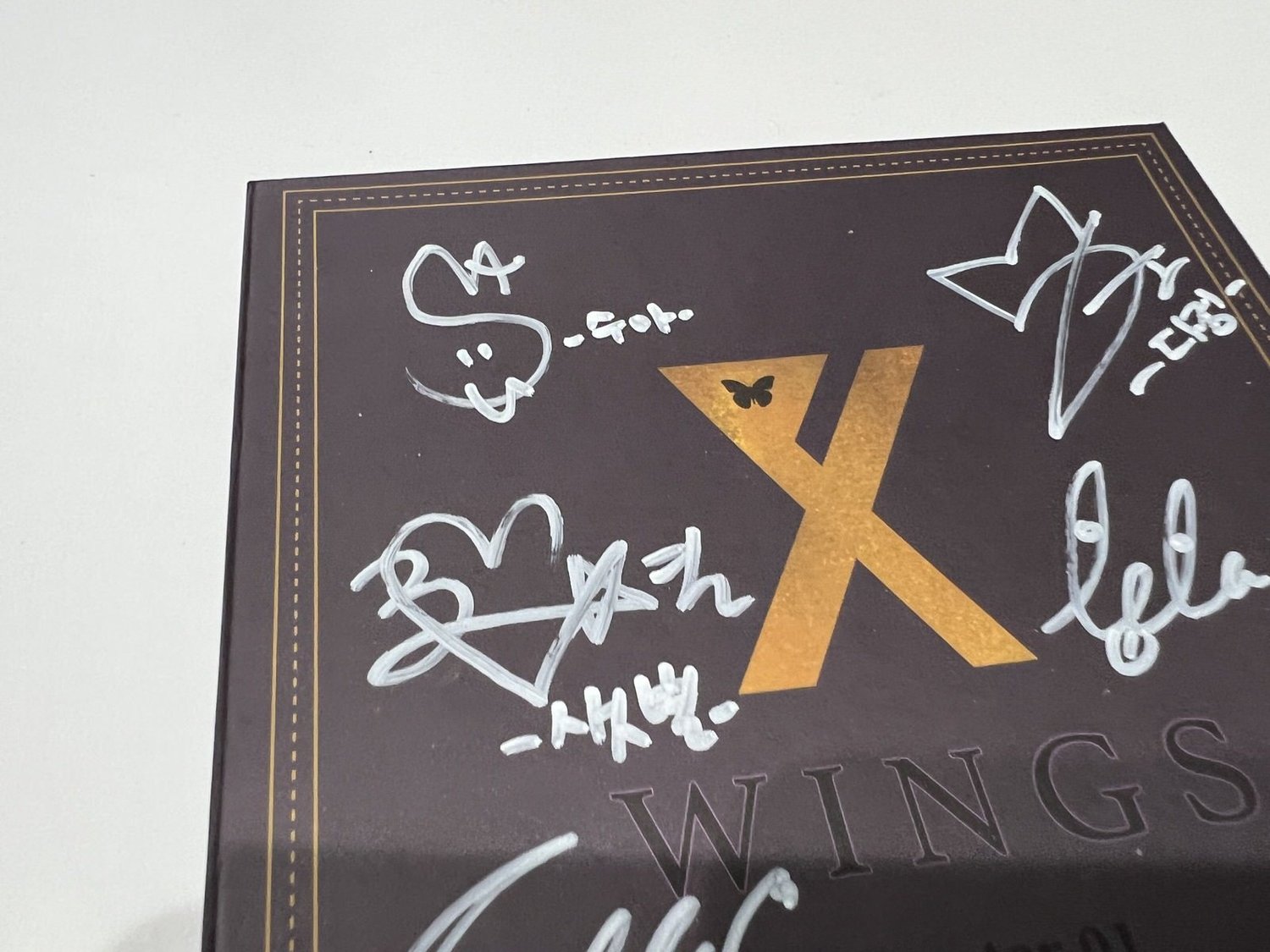 PIXY - Wings SIGNED ALBUM — chaepeach