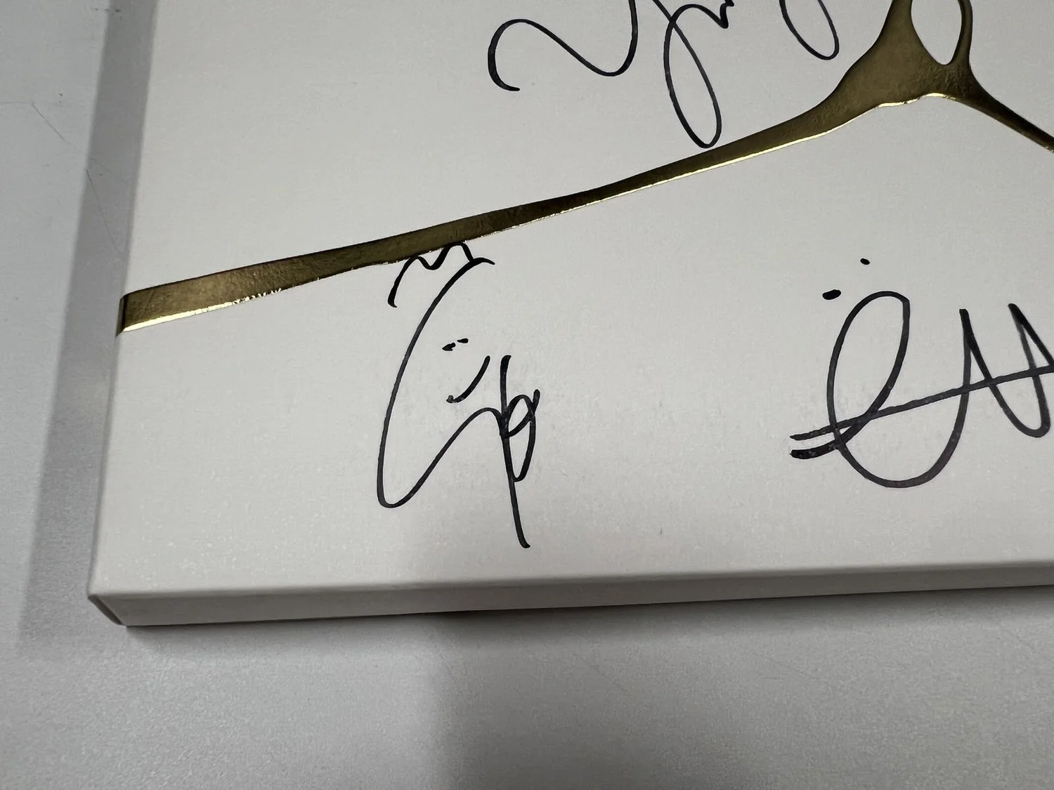 LE SSERAFIM - ANTIFRAGILE (Vol. 1 MIDNIGHT ONYX) SIGNED ALBUM