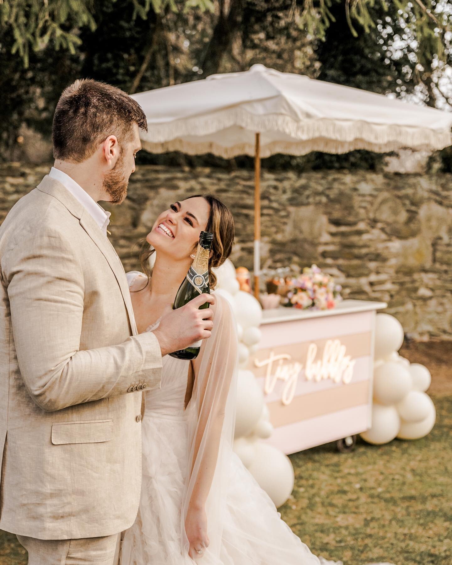 tiny bubbles makes the best addition to cocktail hour or pre-ceremony drinks. Some brides have even asked for us to serve the bridal parties while getting ready. It&rsquo;s also so fun to pop a bottle right after first look! 🍾

&bull; VENDORS &bull;
