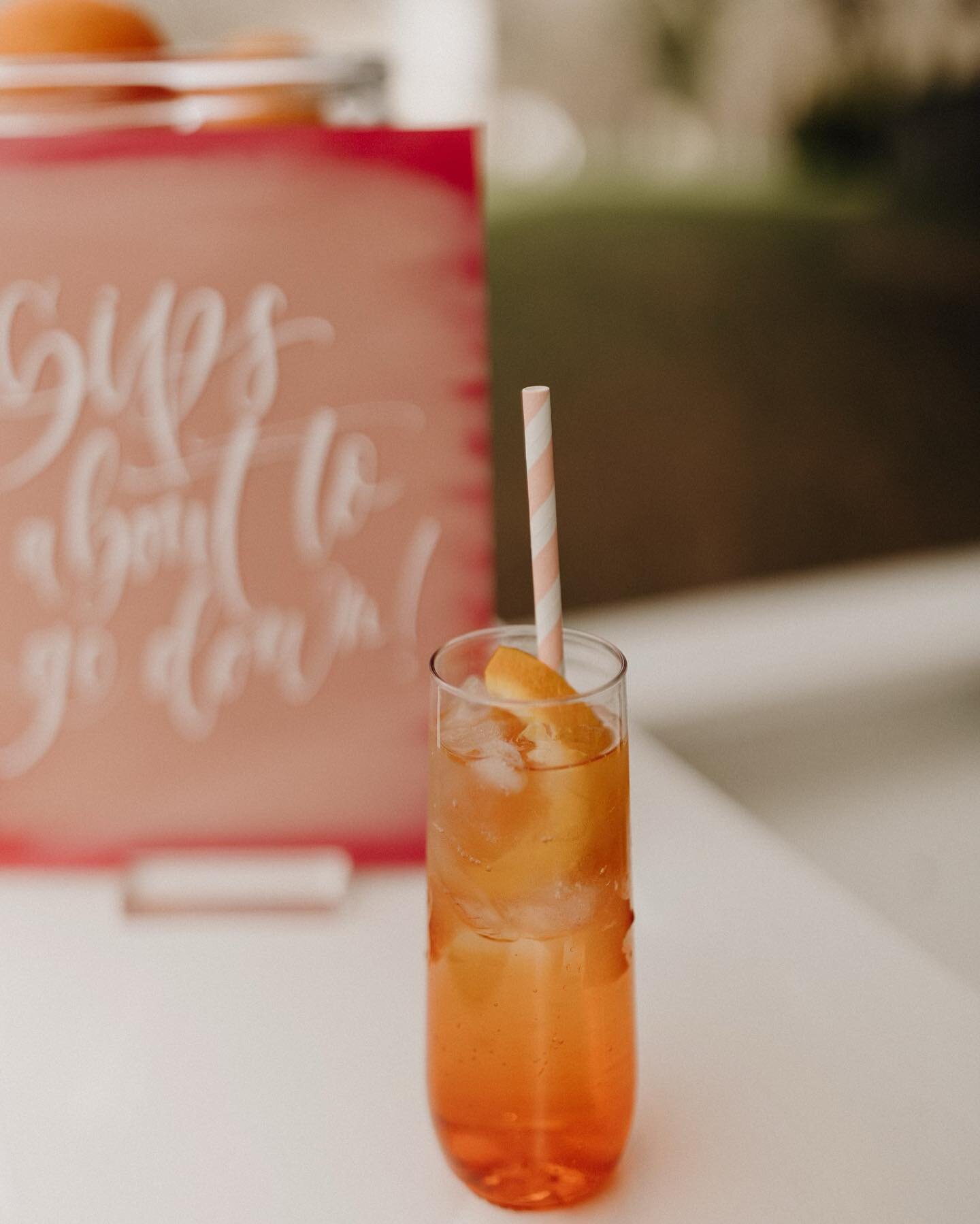 The perfect spritz does exist! Happy Friday from tiny bubbles 🥂🍊
📷: @hayleysimmonsphotography 

&bull; VENDORS &bull;
Host/planning- Amanda Summers Photography
@asummersphoto 
Florist- Blossom &amp; Basket Boutique 
@blossomandbasketboutique 
Arch