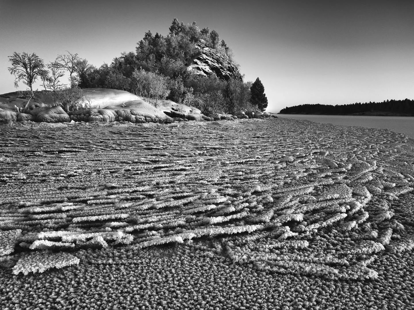 Sharp ice.
.
.
.
#mustavalkoinen #bnw_finland #arctic #arcticphotography #maisemakuva #landscapephotography #bnw_experimentalism  #icephotography #canonsuomi #canonnordic #canonphotography #suomenluonnonvalokuvaajat #finnishnaturephotography #monochr