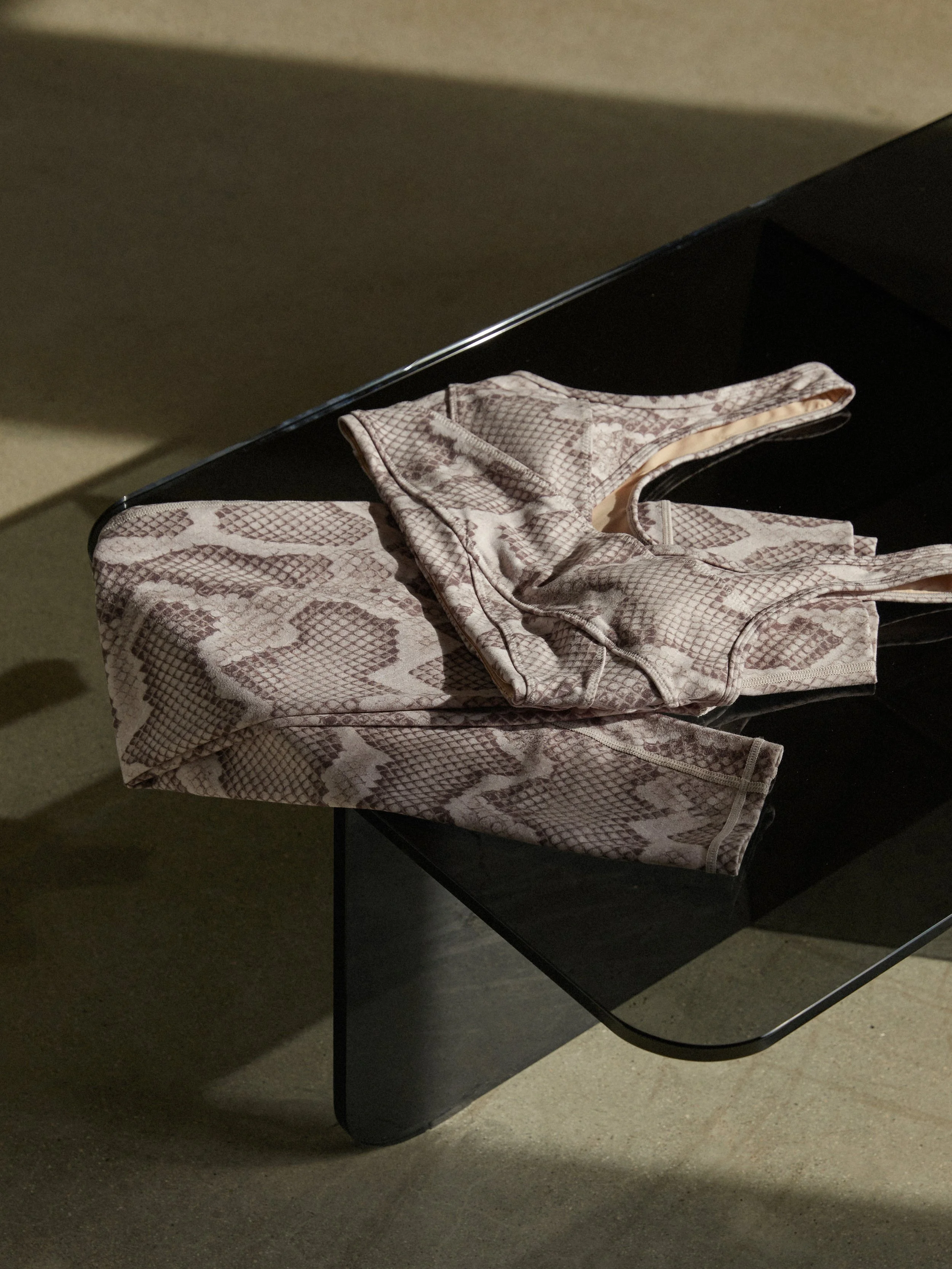 010_alabaster python_still life_011.jpg