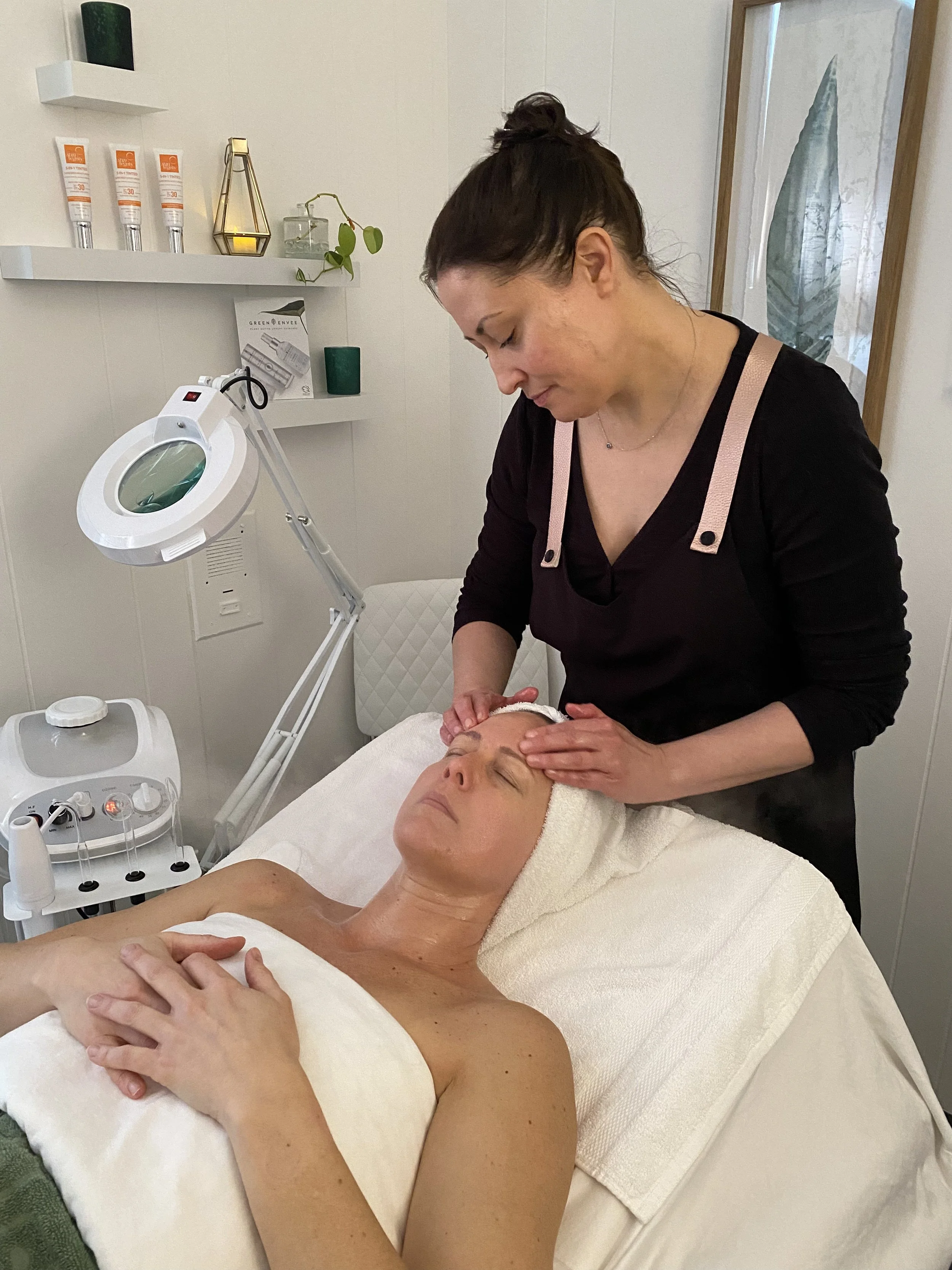 Women getting Oncology- care facial