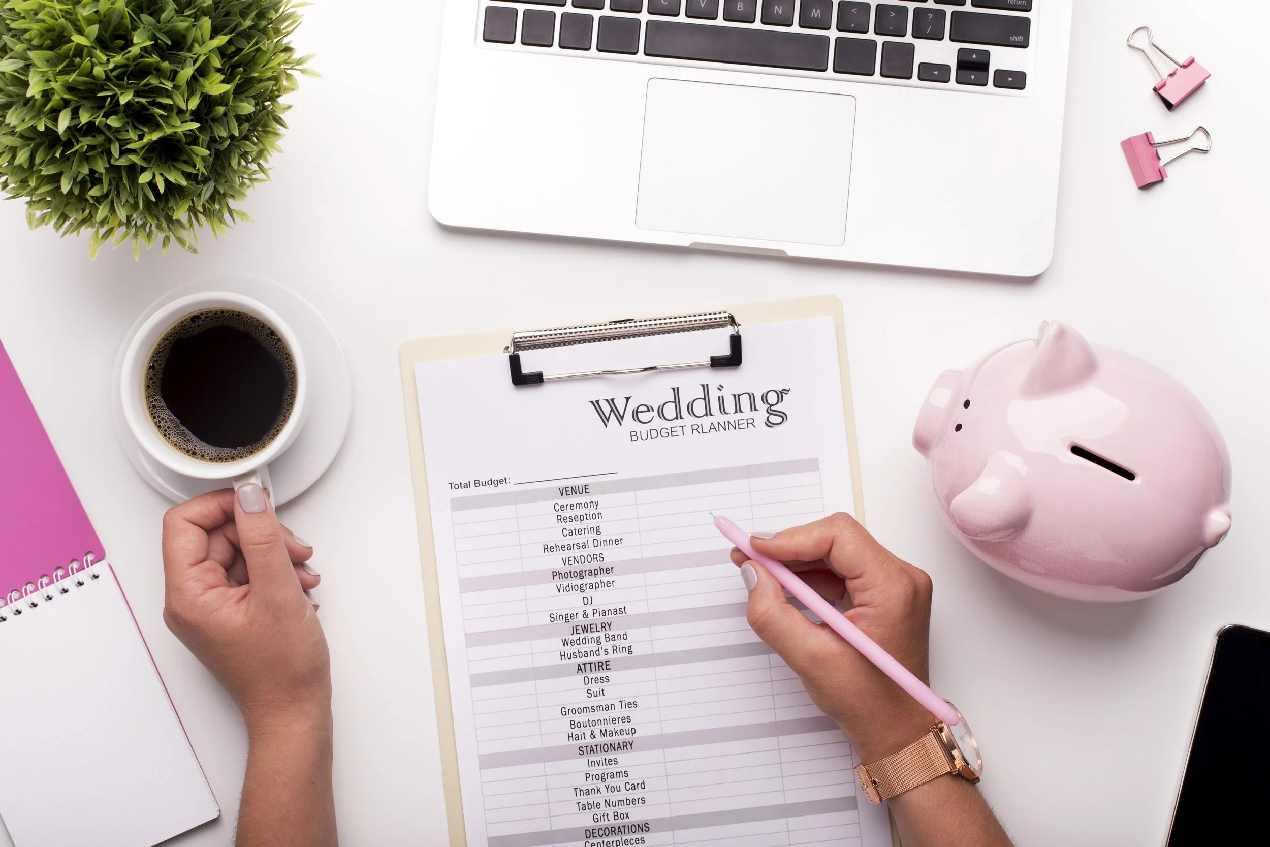 How to Create a Wedding Budget That Actually Works