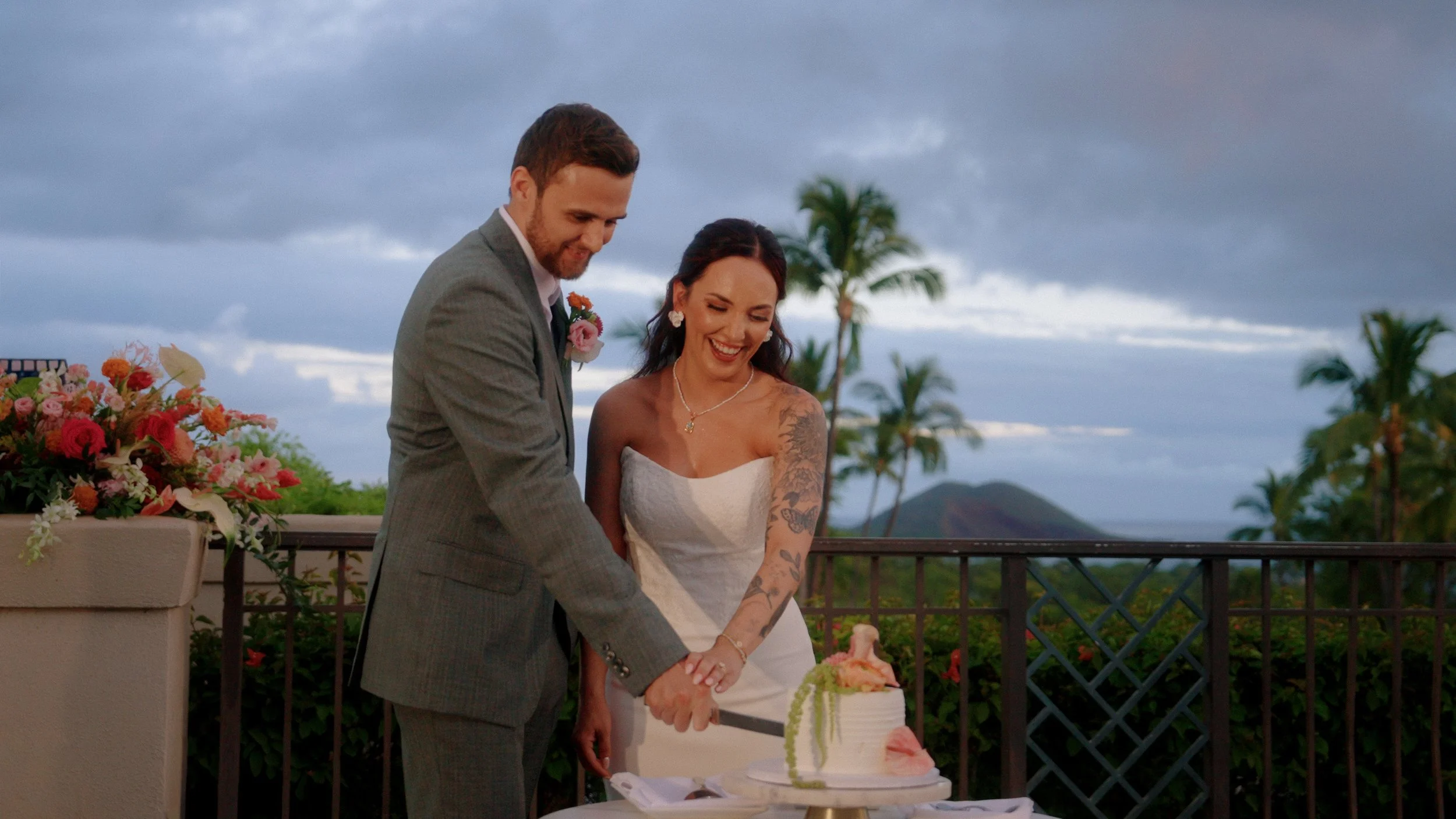 maui wedding couple